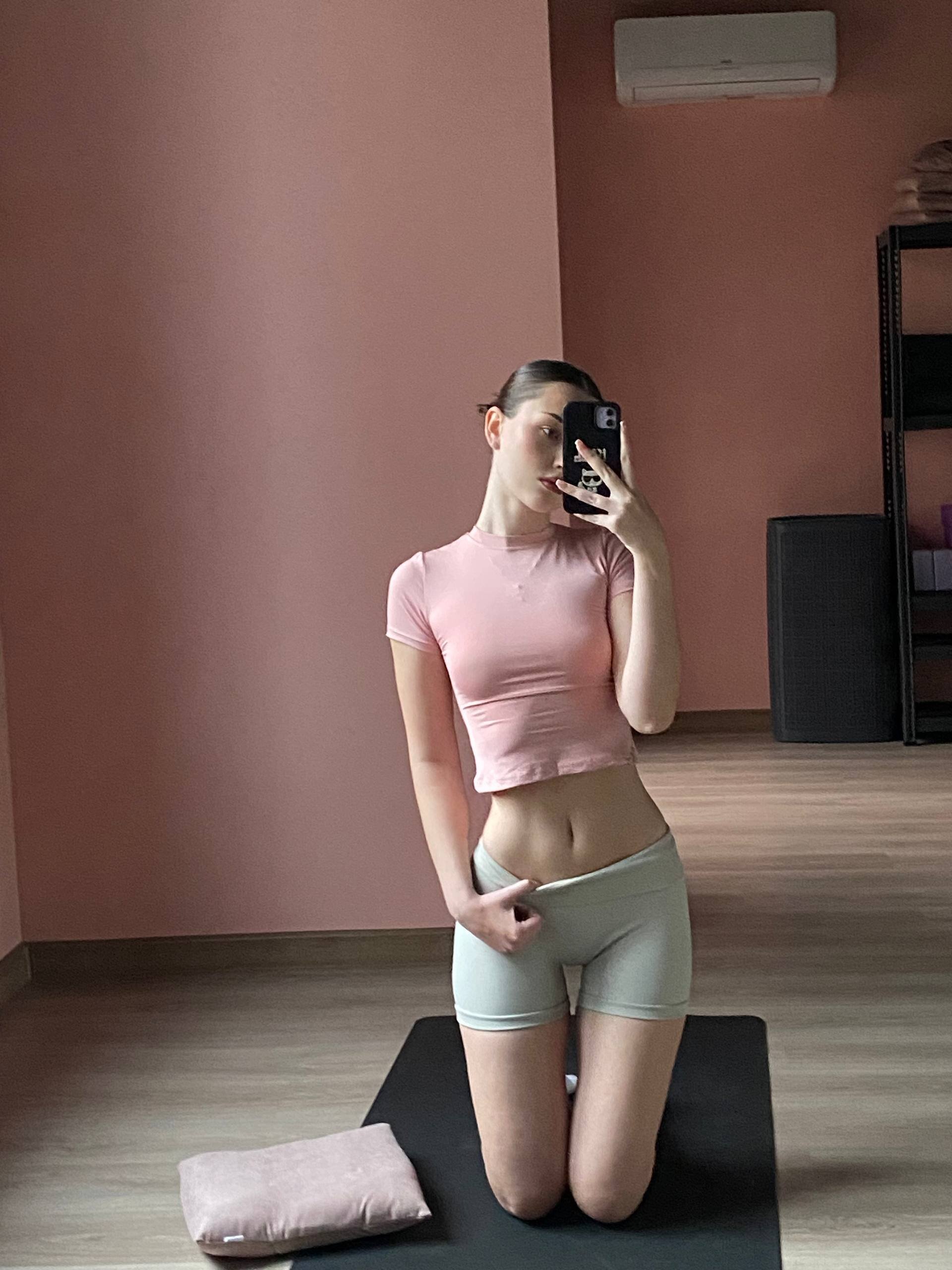 XXX Porn Photo of Nude LissieKisses 16