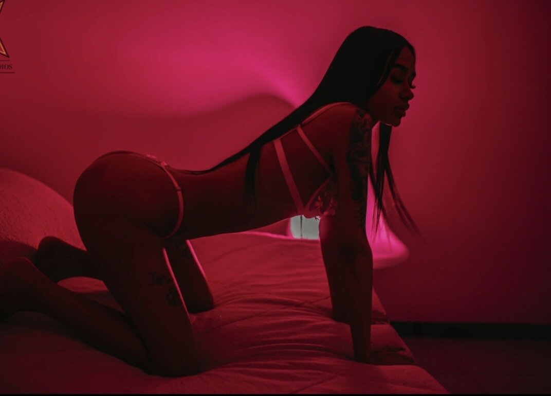 XXX Porn Photo of Nude Zoe_dim 9