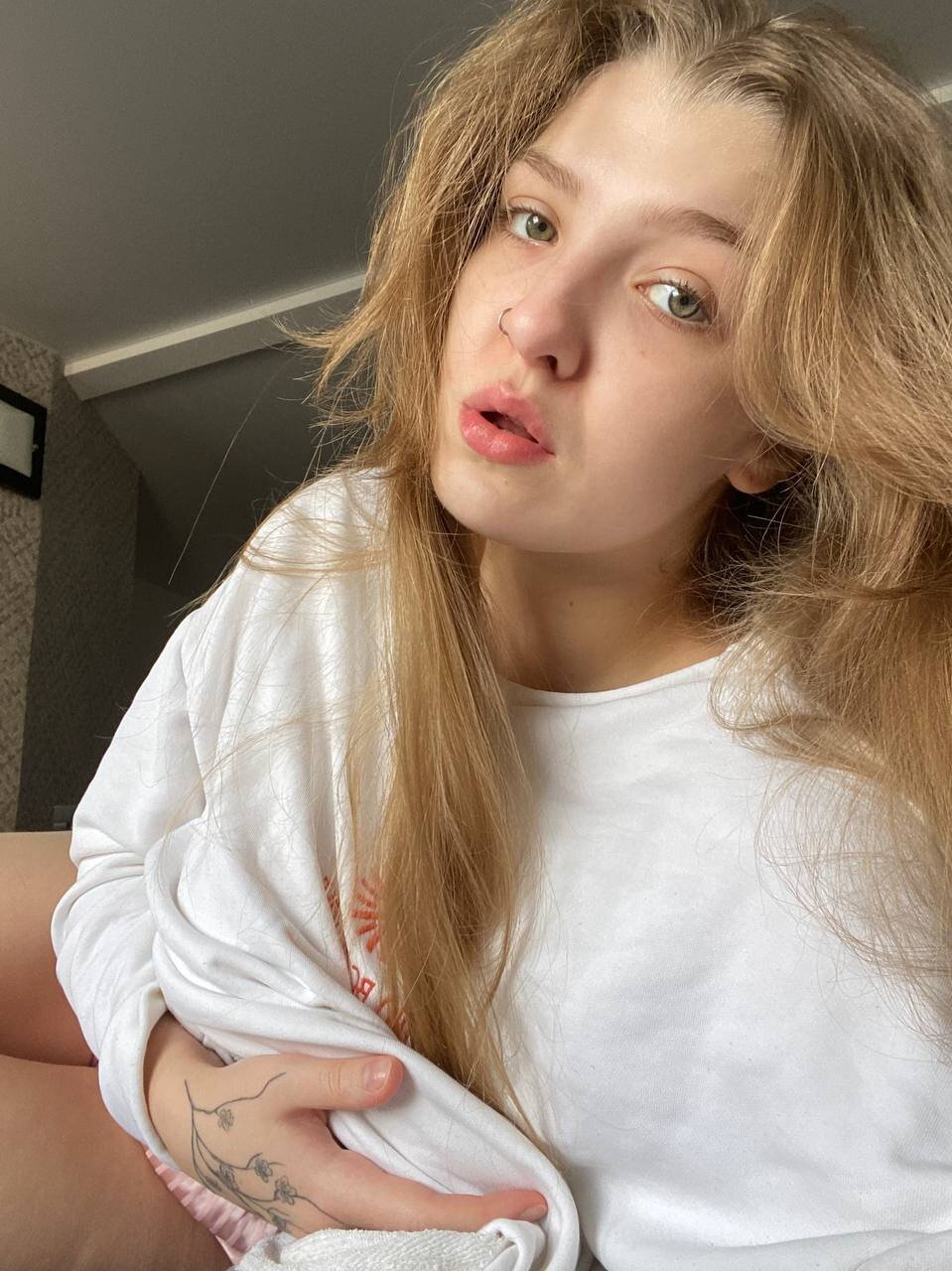 XXX Porn Photo of Nude AnikaJane 28