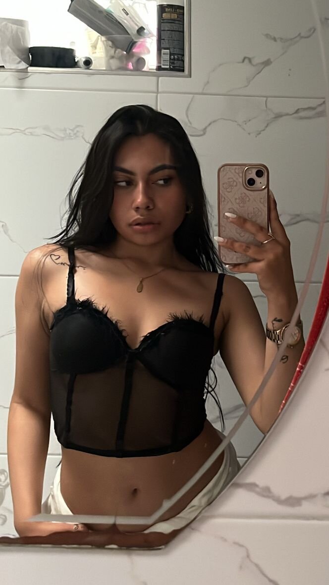 XXX Porn Photo of Nude Miia__collins 4