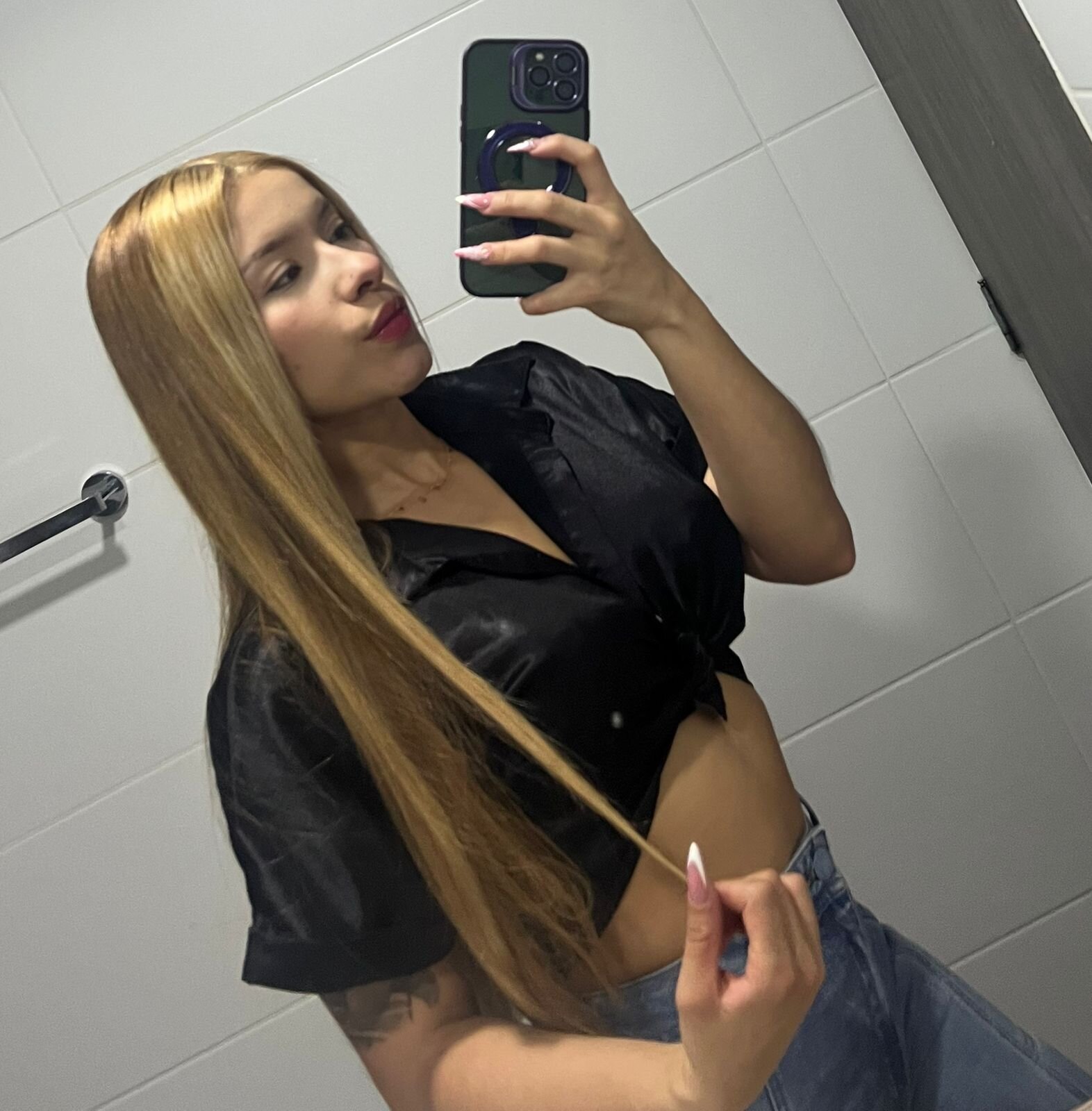 XXX Porn Photo of Nude LexxyBunny_ 16