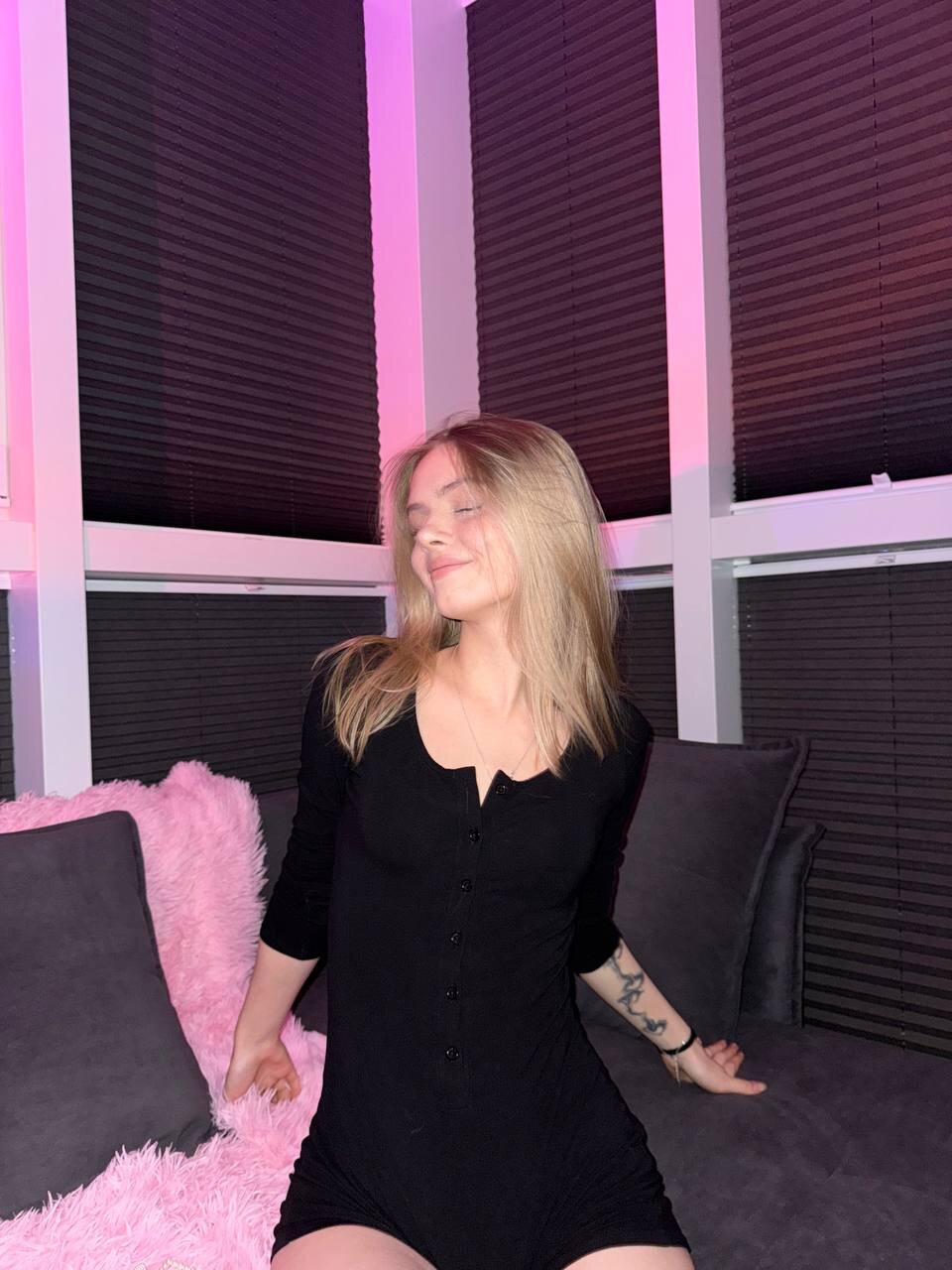XXX Porn Photo of Nude Ellya_me 22