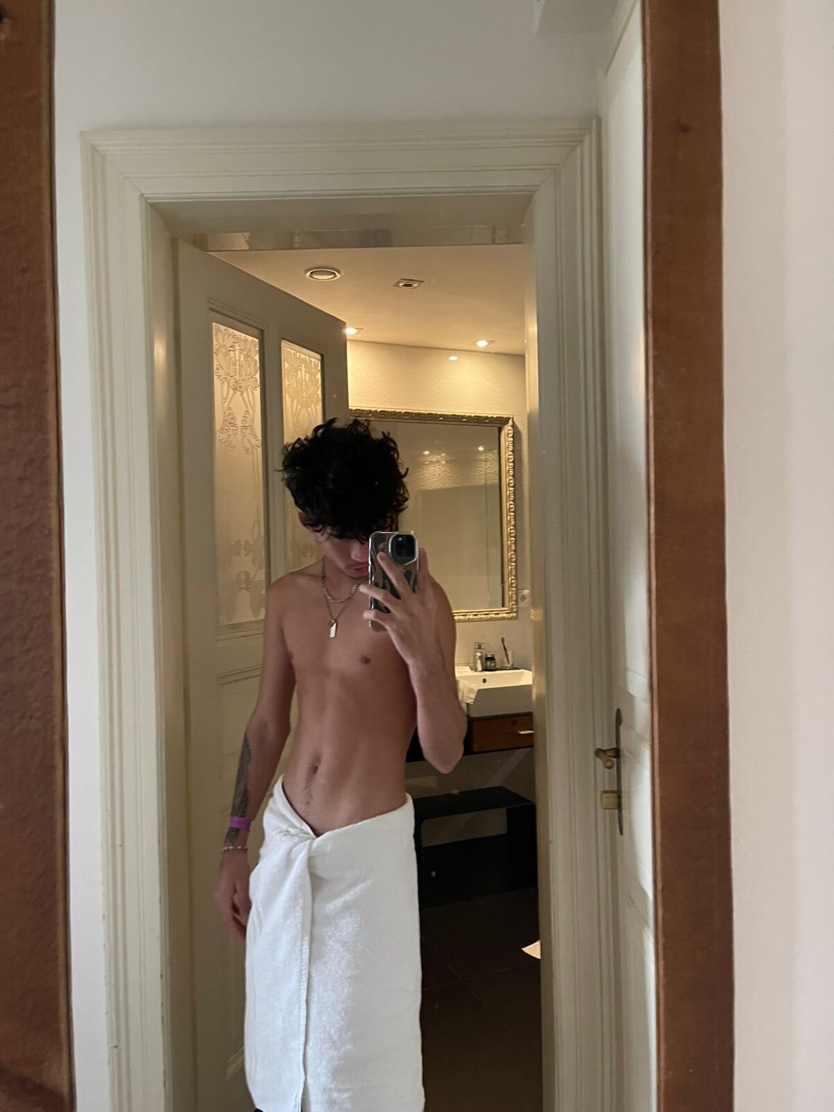 XXX Porn Photo of Nude back_thomson 103