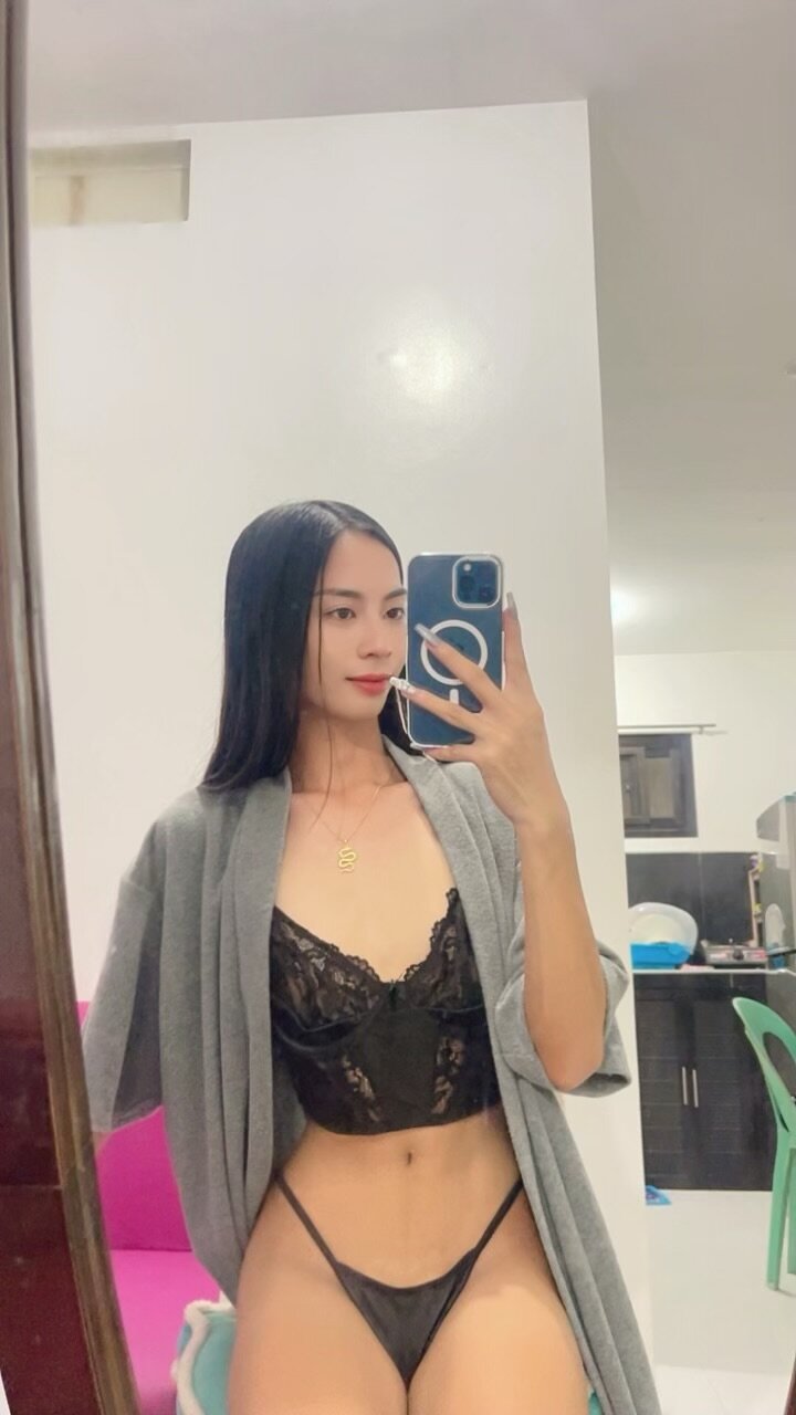XXX Porn Photo of Nude AlmiraCharms 3