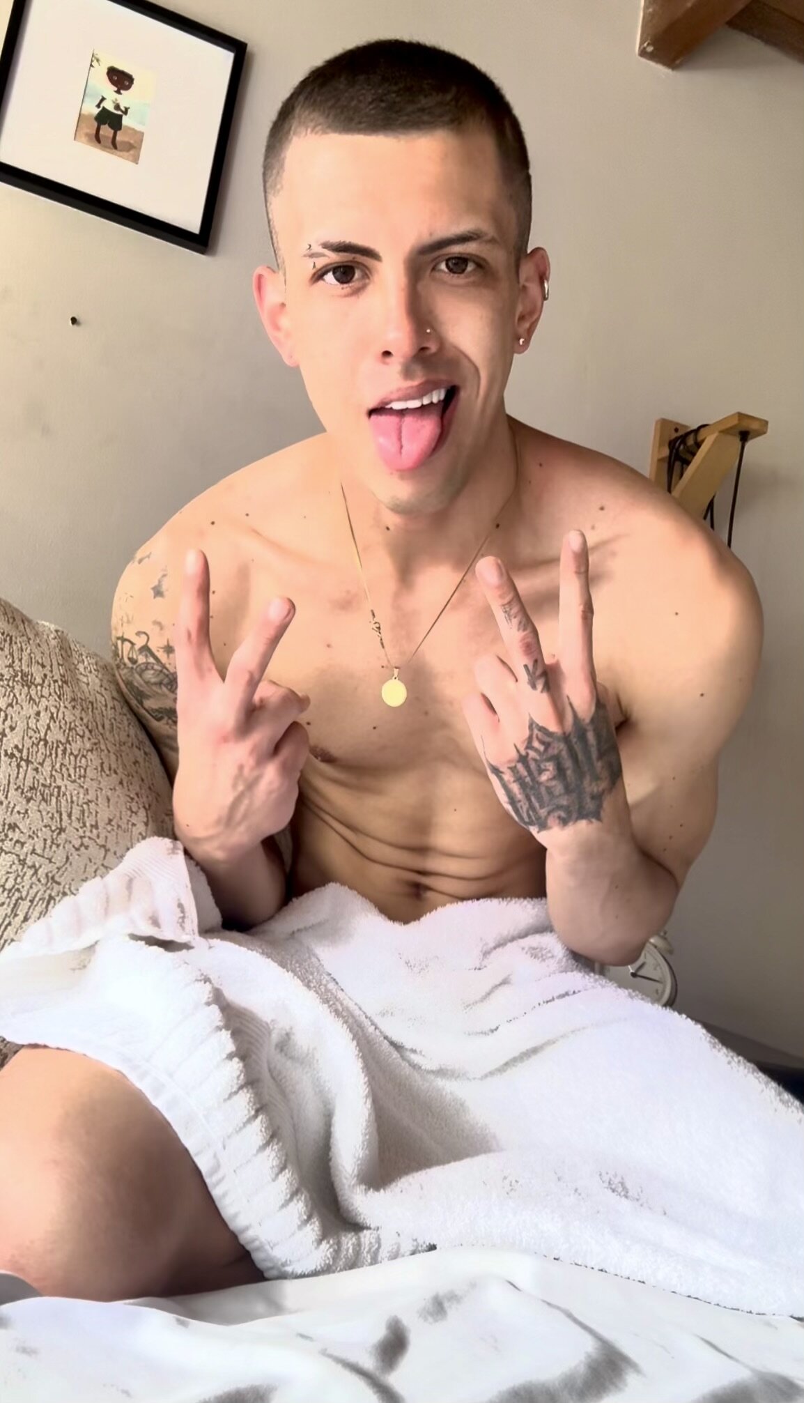XXX Porn Photo of Nude Medellin_Boy 16