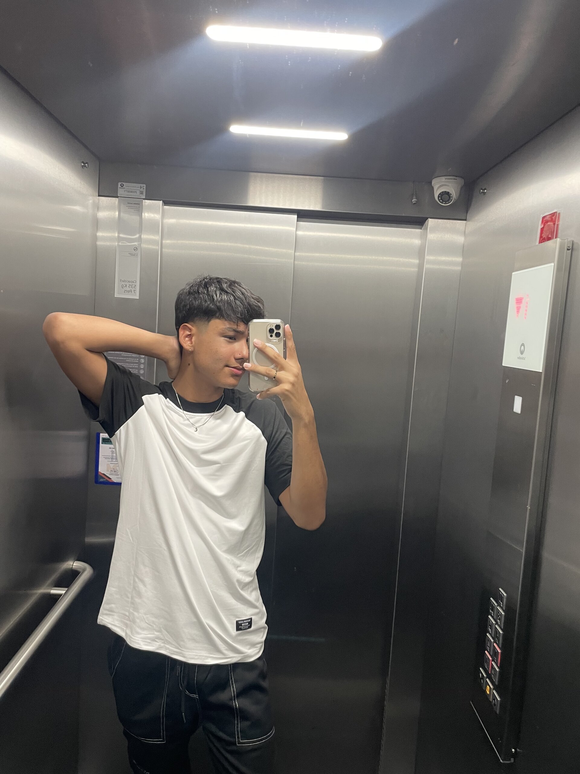 XXX Porn Photo of Nude OliverTwinky 15