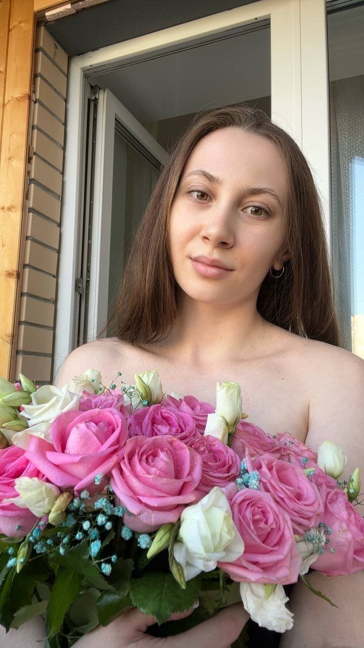 XXX Porn Photo of Nude Olivia_cheerful_note 4