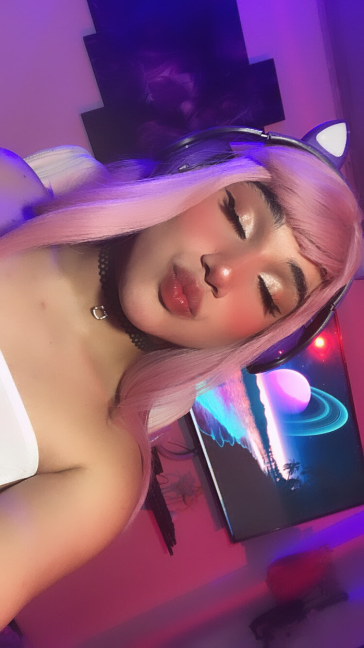 XXX Porn Photo of Nude ErzaMontoroo 29