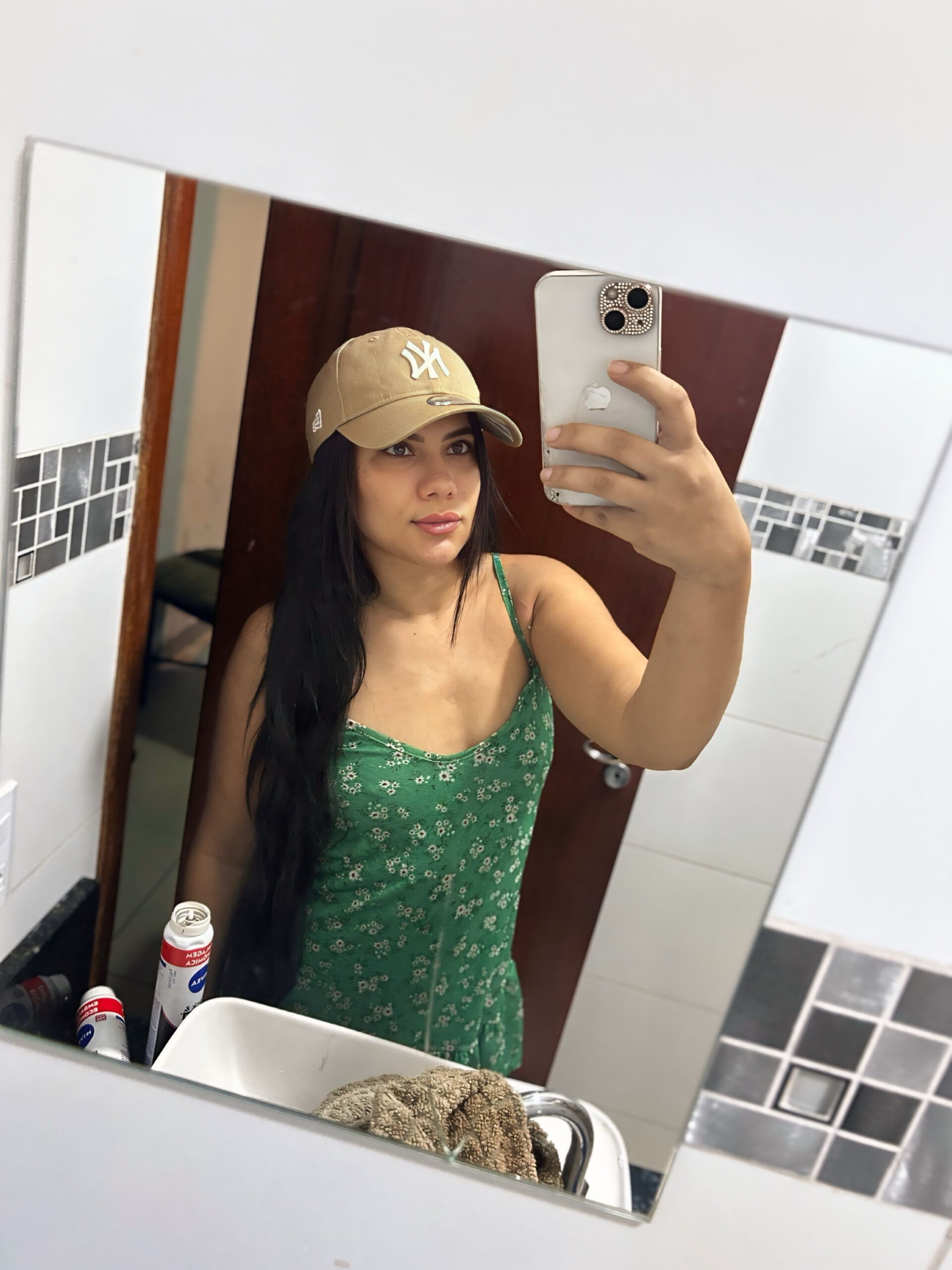 XXX Porn Photo of Nude carolaraujo11 5