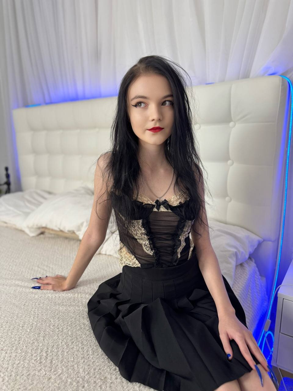 XXX Porn Photo of Nude emma_blackwood 3