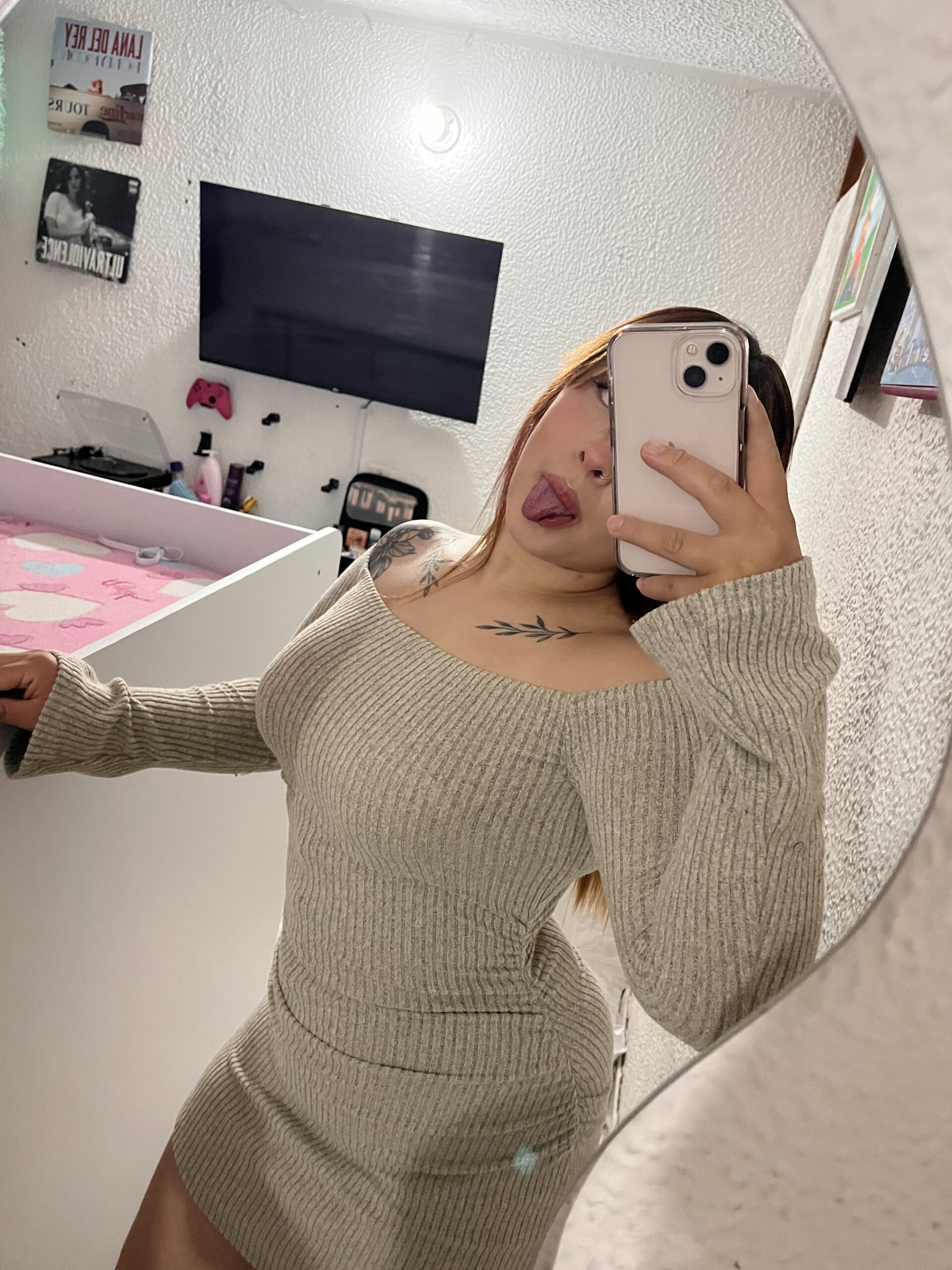 XXX Porn Photo of Nude CharlotteUwU_ 2