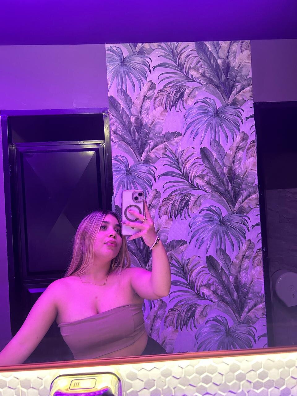 XXX Porn Photo of Nude Madisson_Star1 12