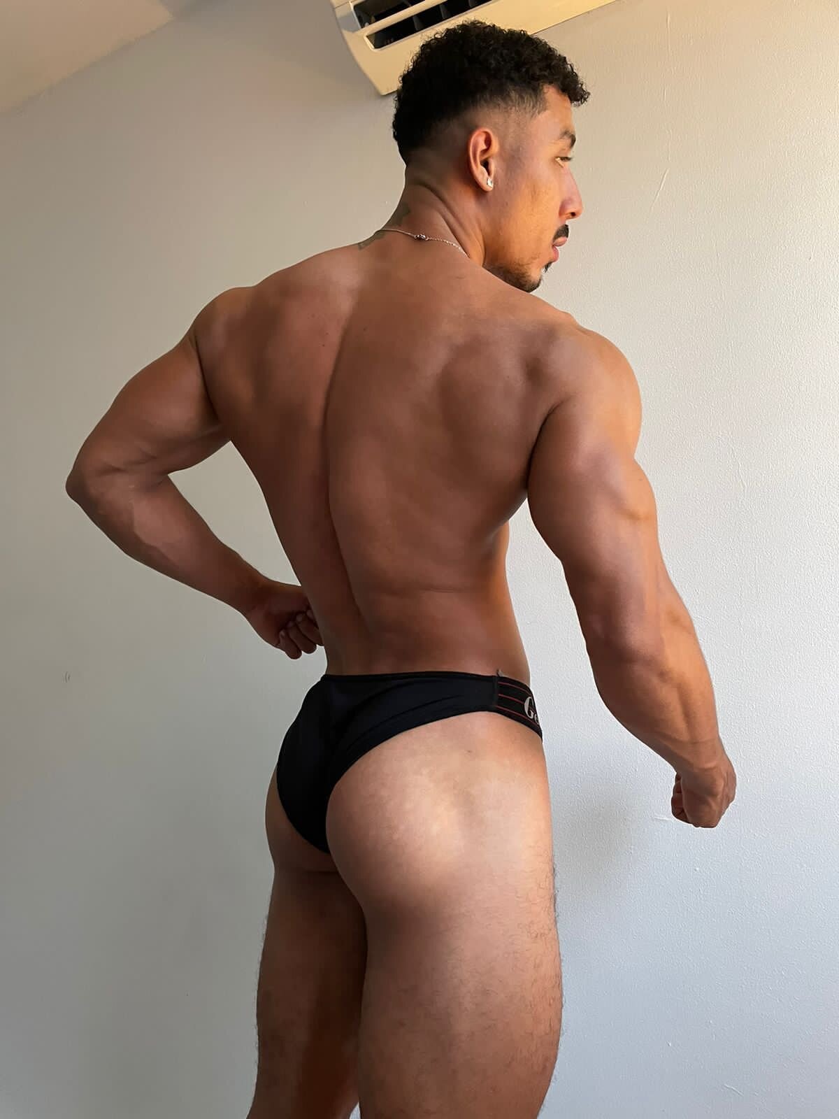 XXX Porn Photo of Nude Owenferrara 13