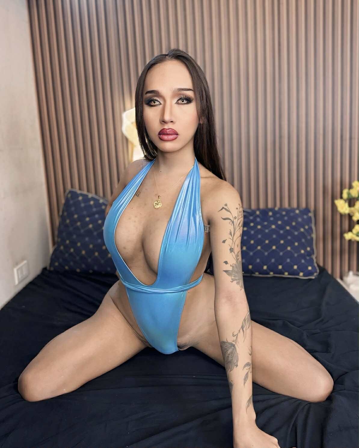 XXX Porn Photo of Nude Tsgoldshow 2