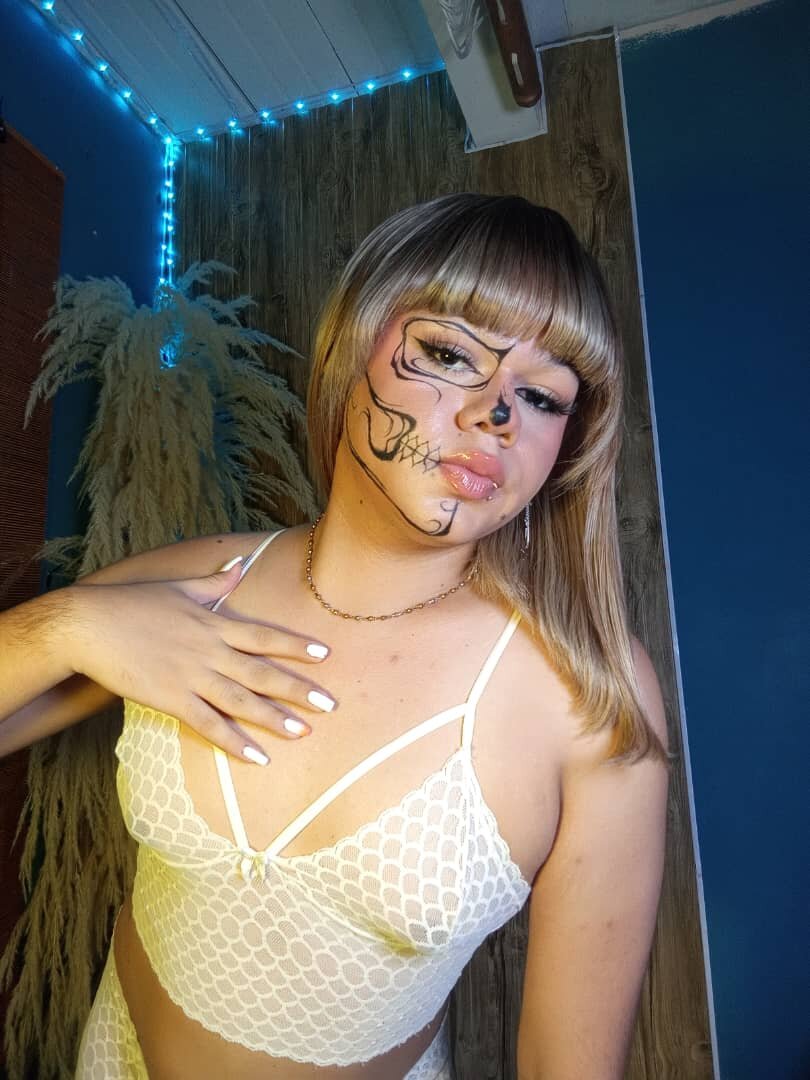 XXX Porn Photo of Nude Tiffany_deluxe 123