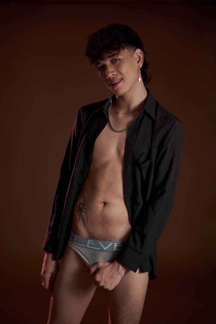 XXX Porn Photo of Nude Briian_ 2