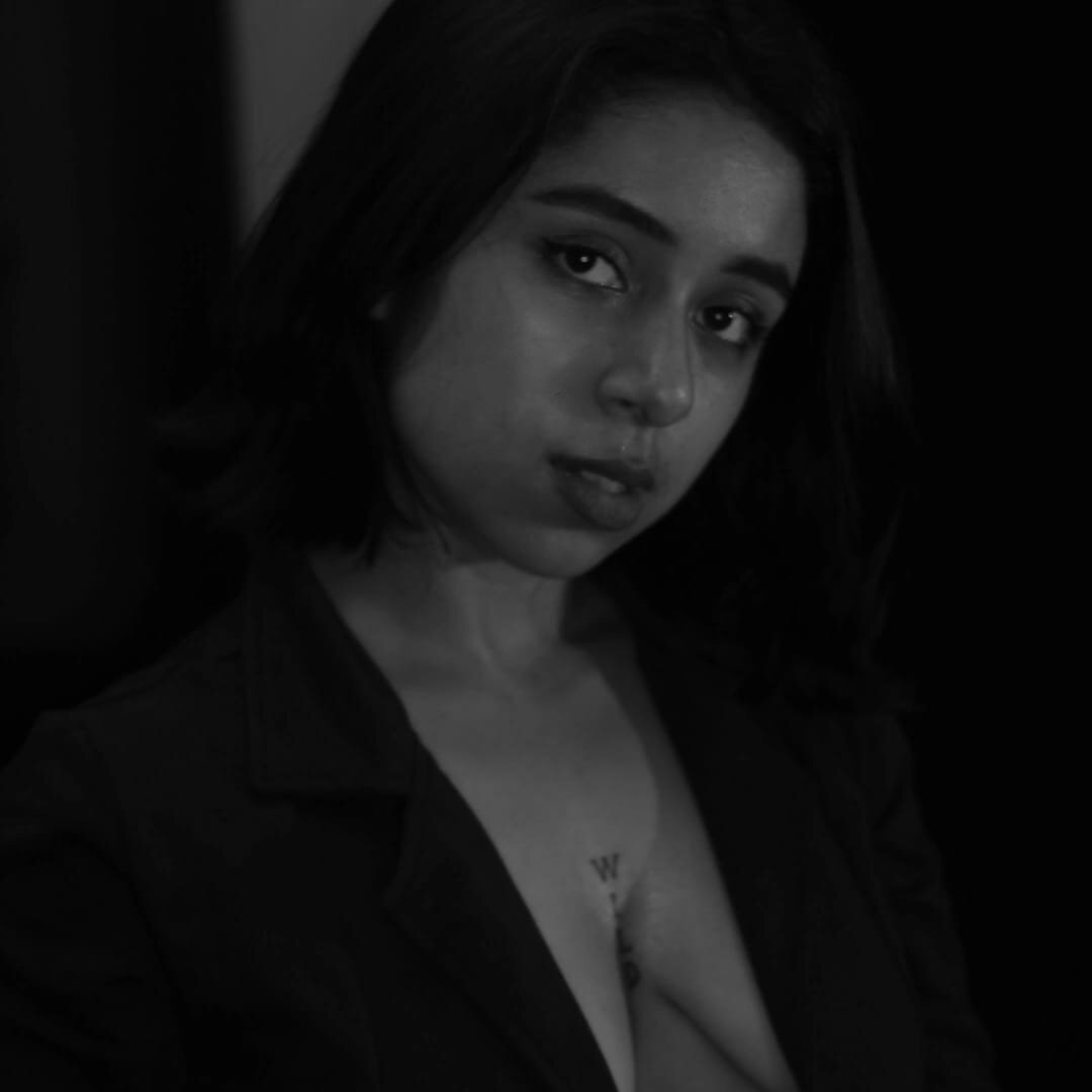XXX Porn Photo of Nude MiahSantorini 2