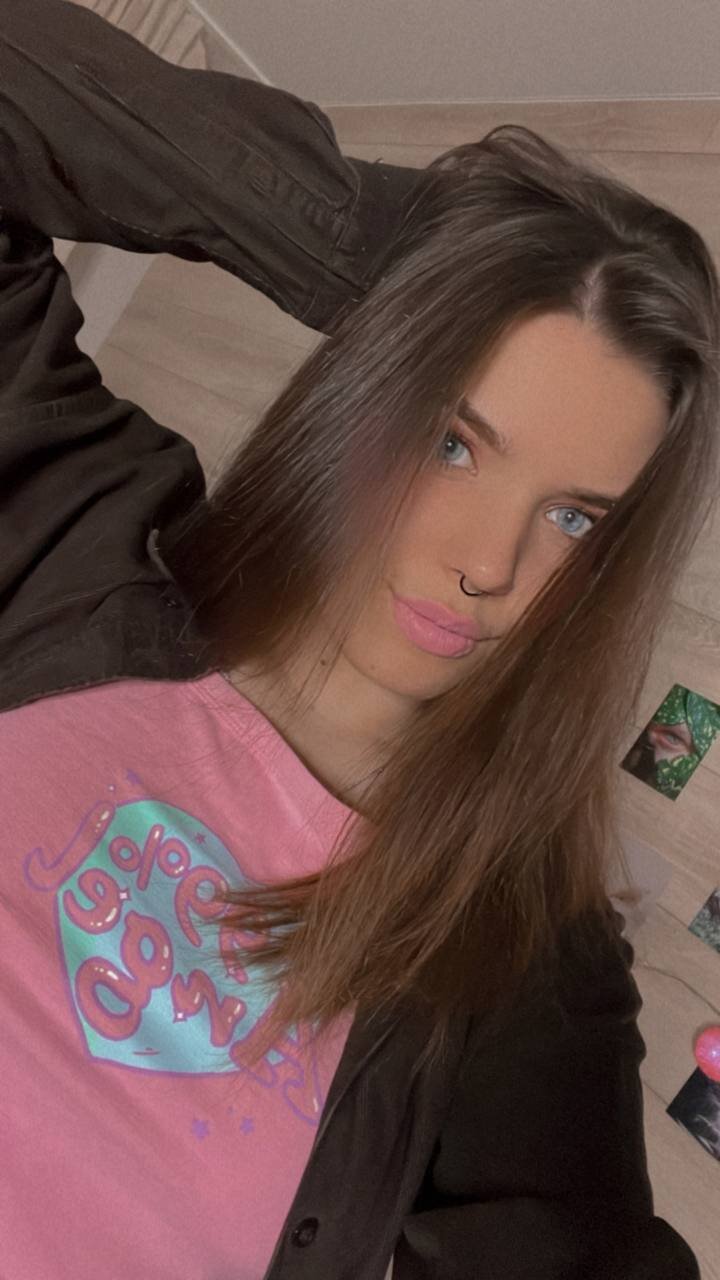 XXX Porn Photo of Nude Molly__Miller 5