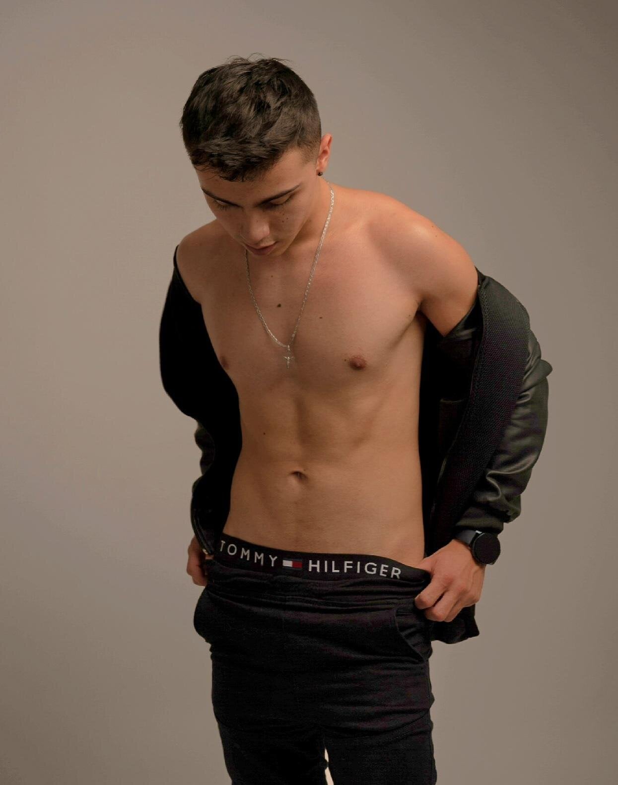 XXX Porn Photo of Nude aron__cooper 2