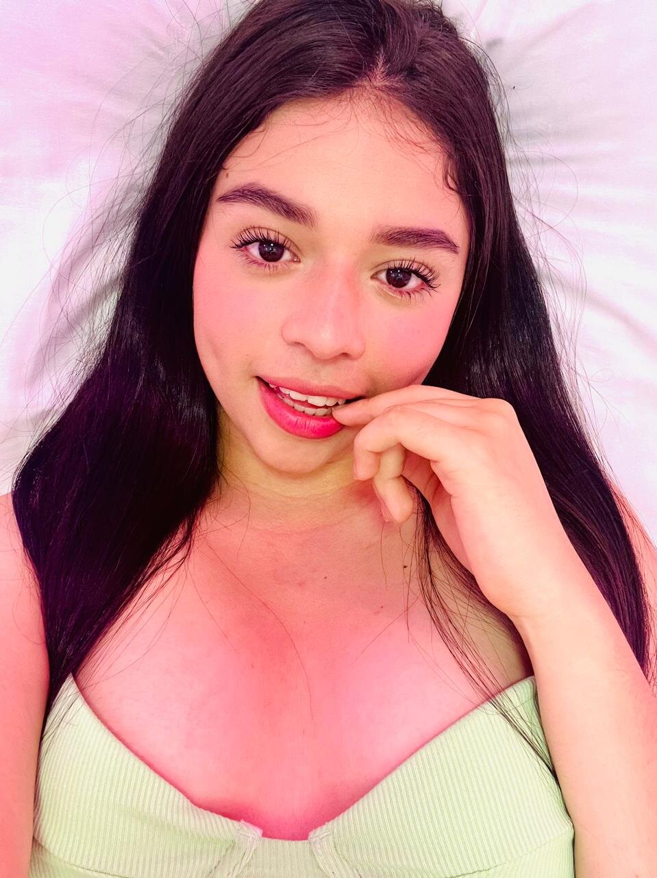 XXX Porn Photo of Nude smiling_angeel 12