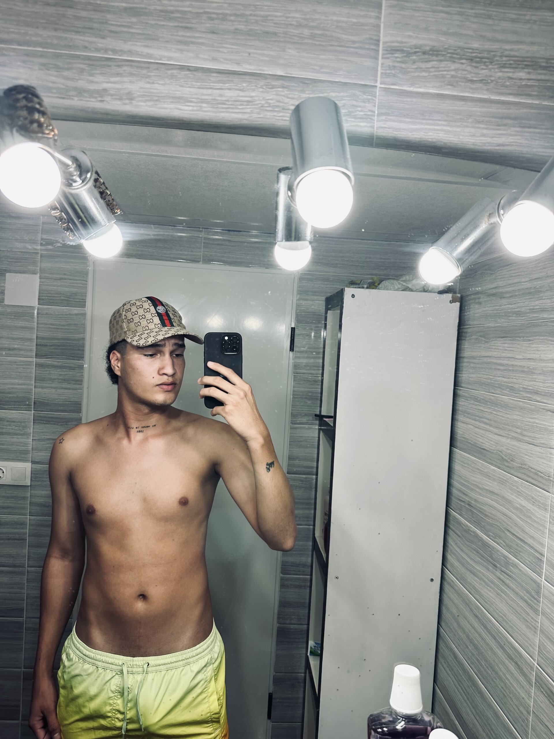 XXX Porn Photo of Nude tive_n 6