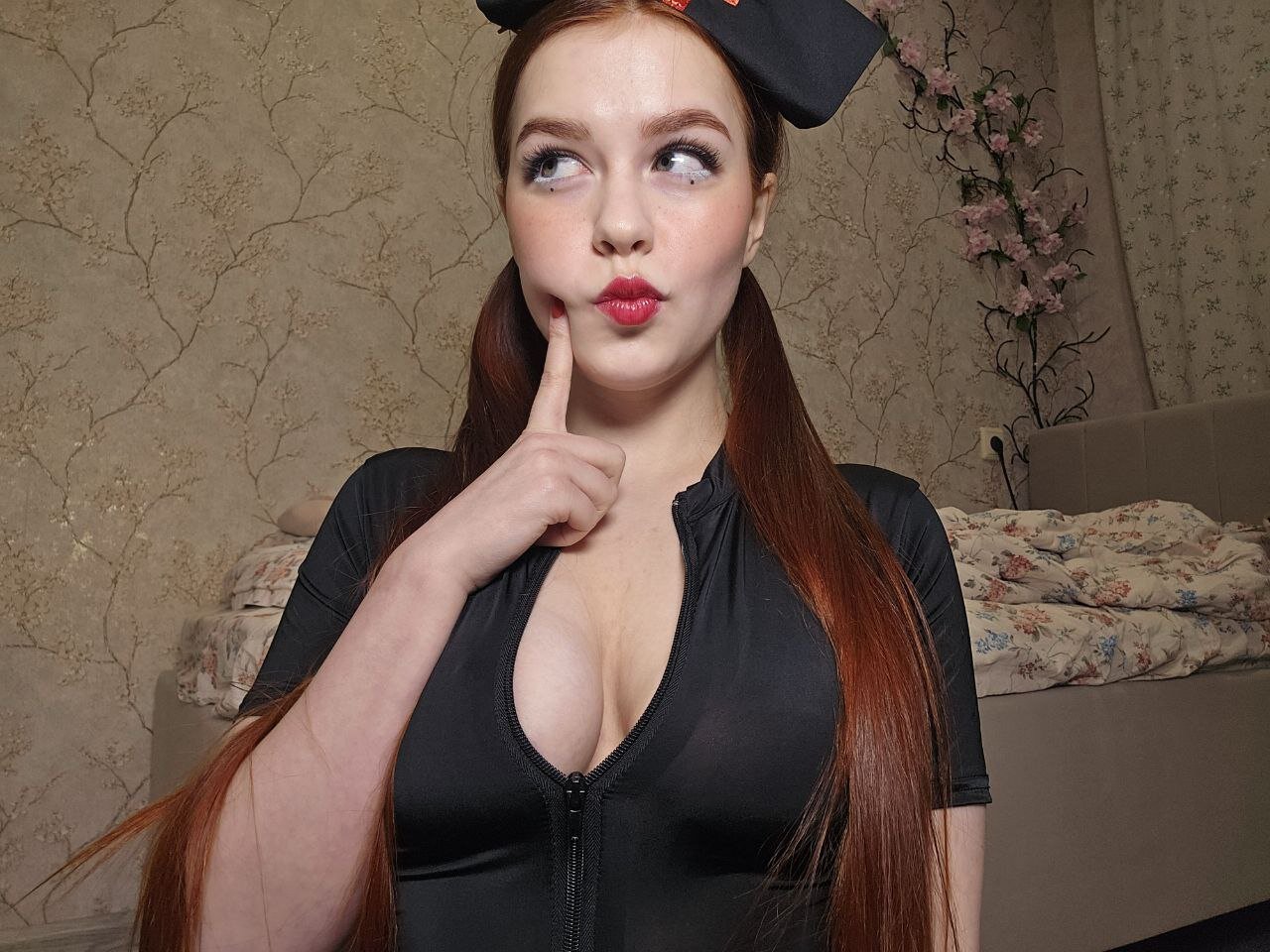 XXX Porn Photo of Nude EllaHughess 2