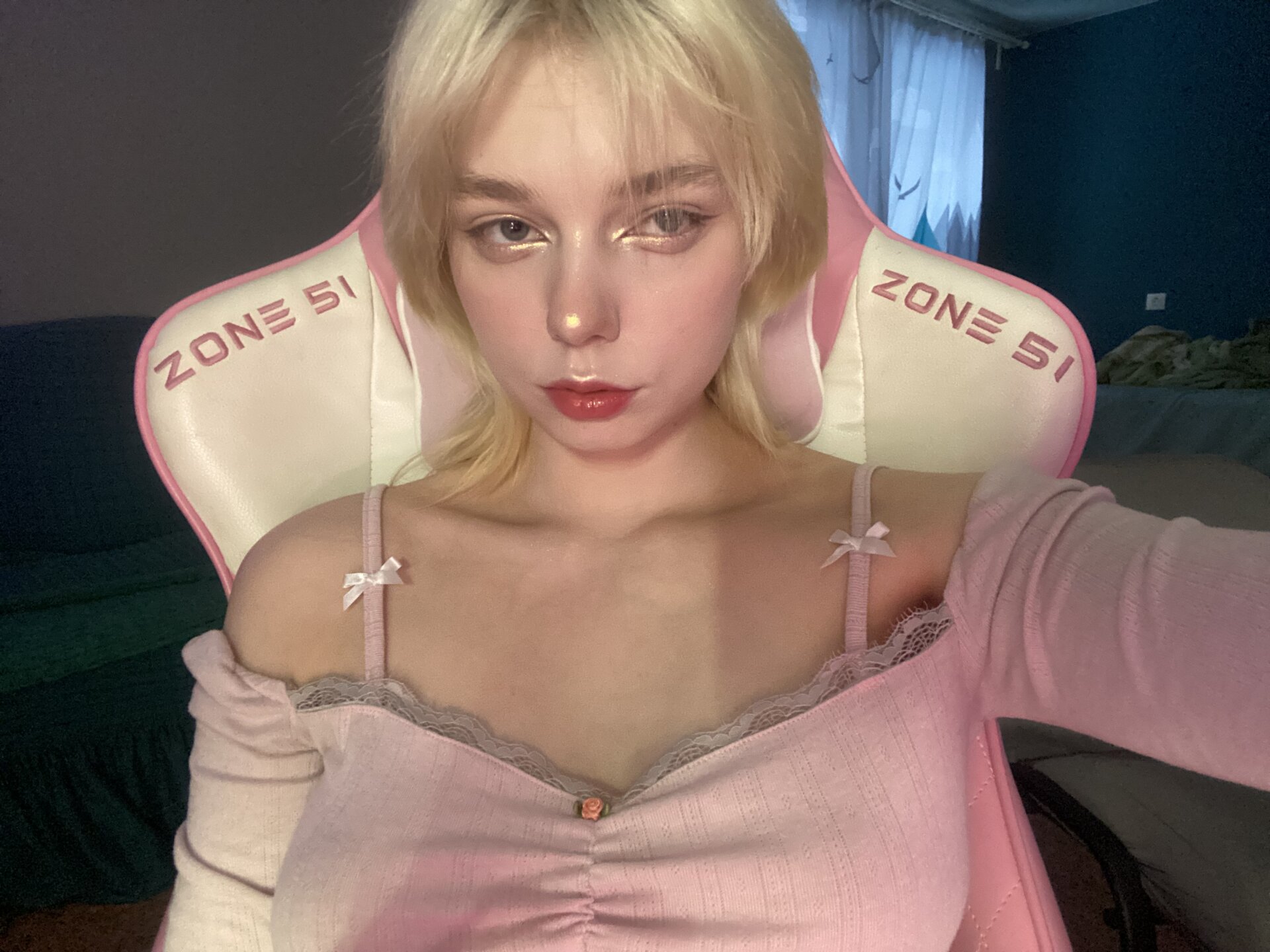 XXX Porn Photo of Nude JesterBunny 5