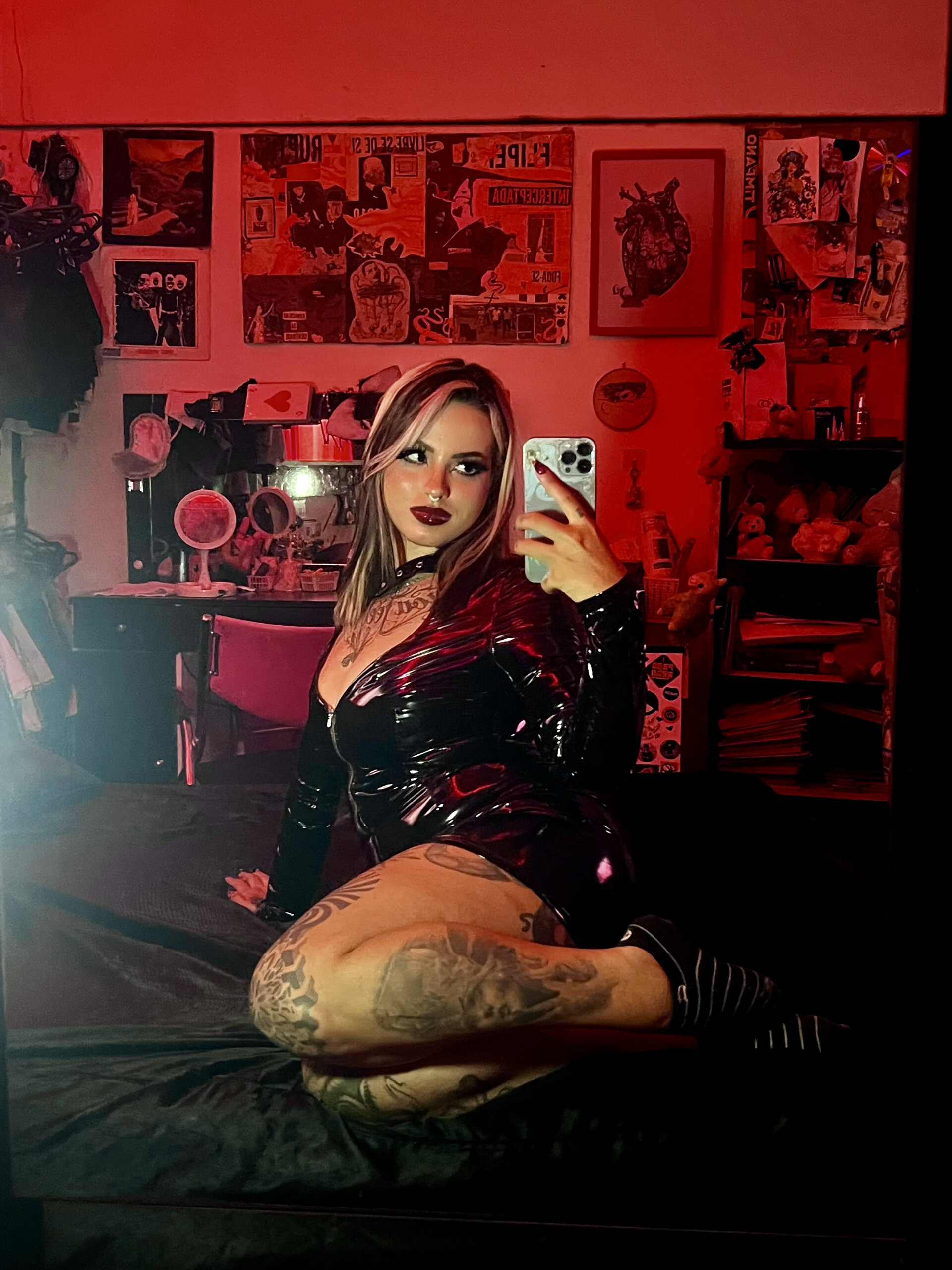 XXX Porn Photo of Nude LadySilver 14