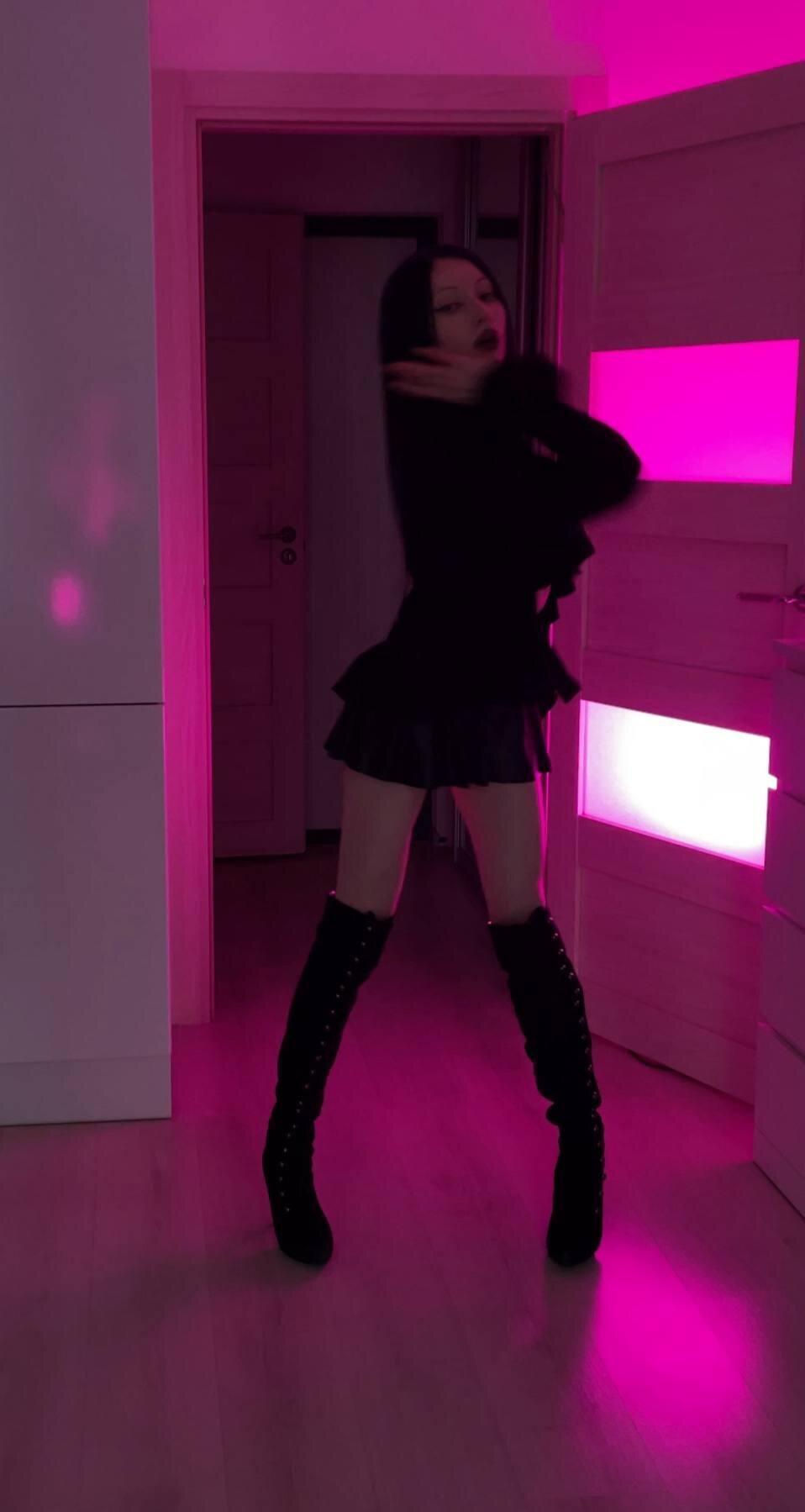 XXX Porn Photo of Nude tributetomyluxury 2