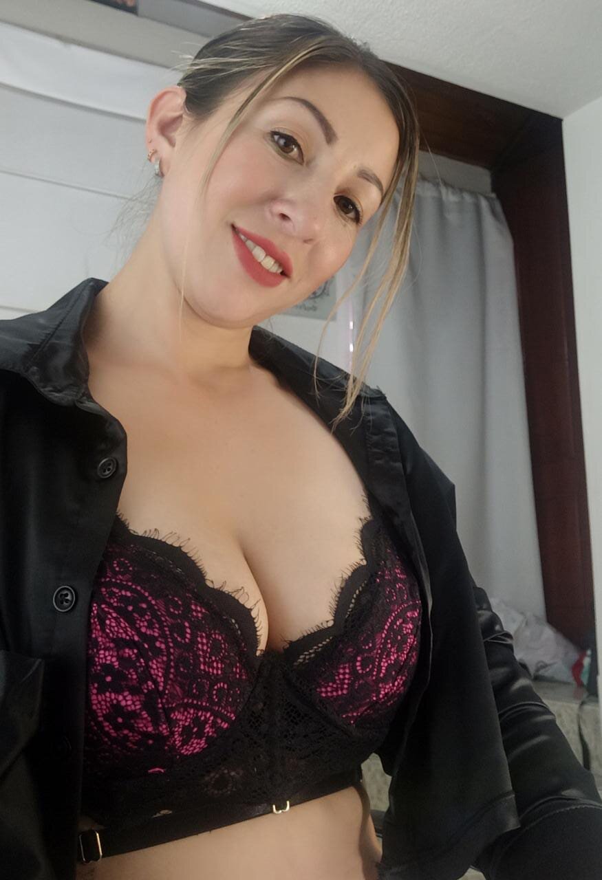 XXX Porn Photo of Nude Andreina_Suann 2