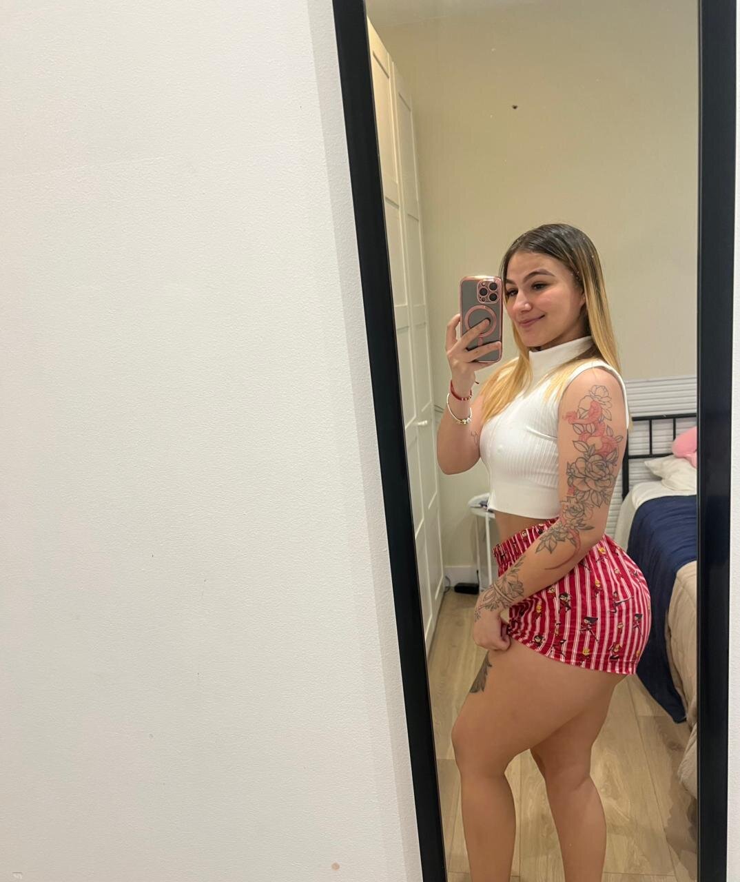 XXX Porn Photo of Nude IsabellaLuxeCycle 2