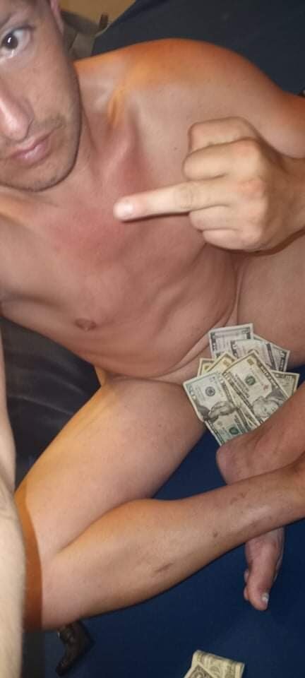 XXX Porn Photo of Nude Roberts8inchcock 25