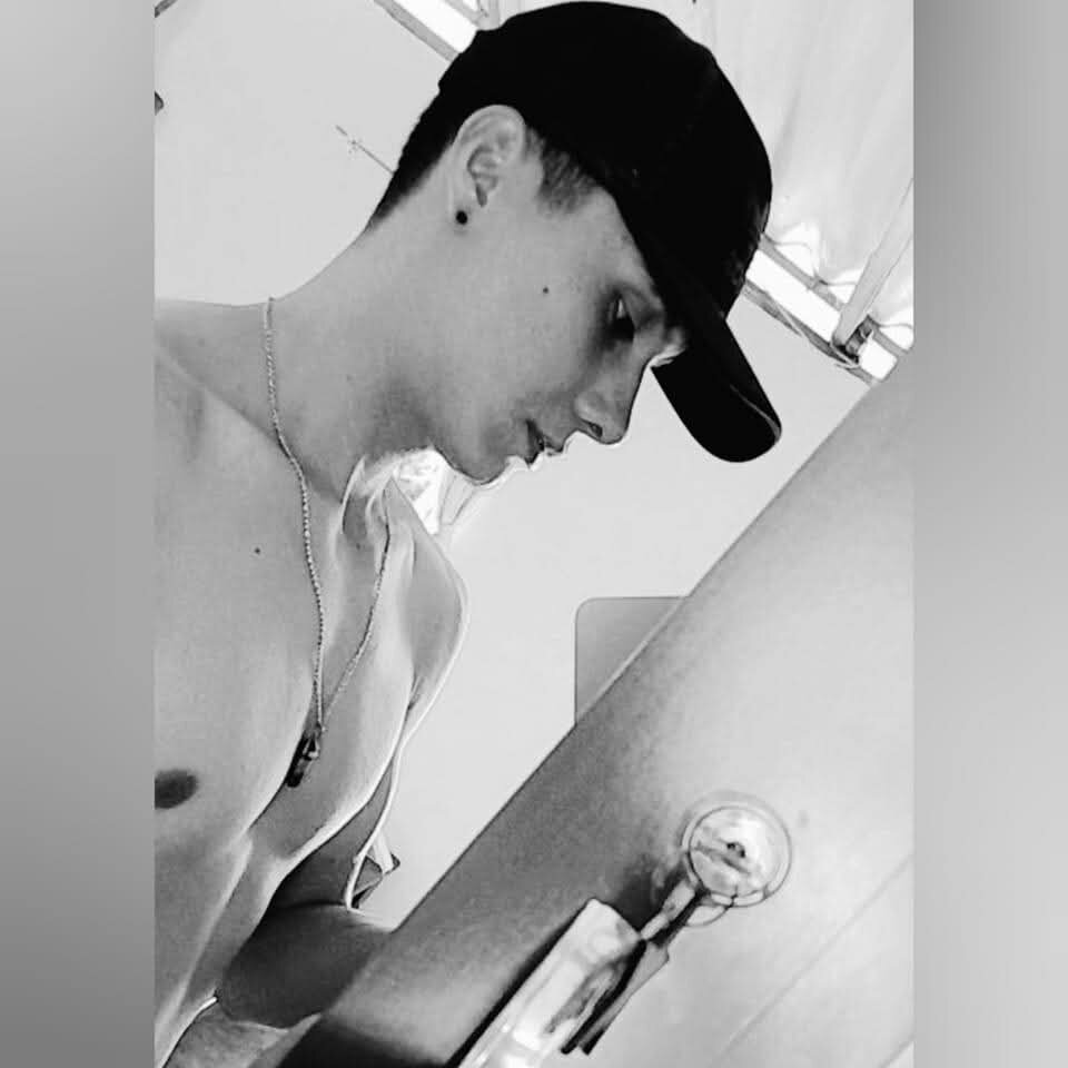 XXX Porn Photo of Nude AndresGarciax 3