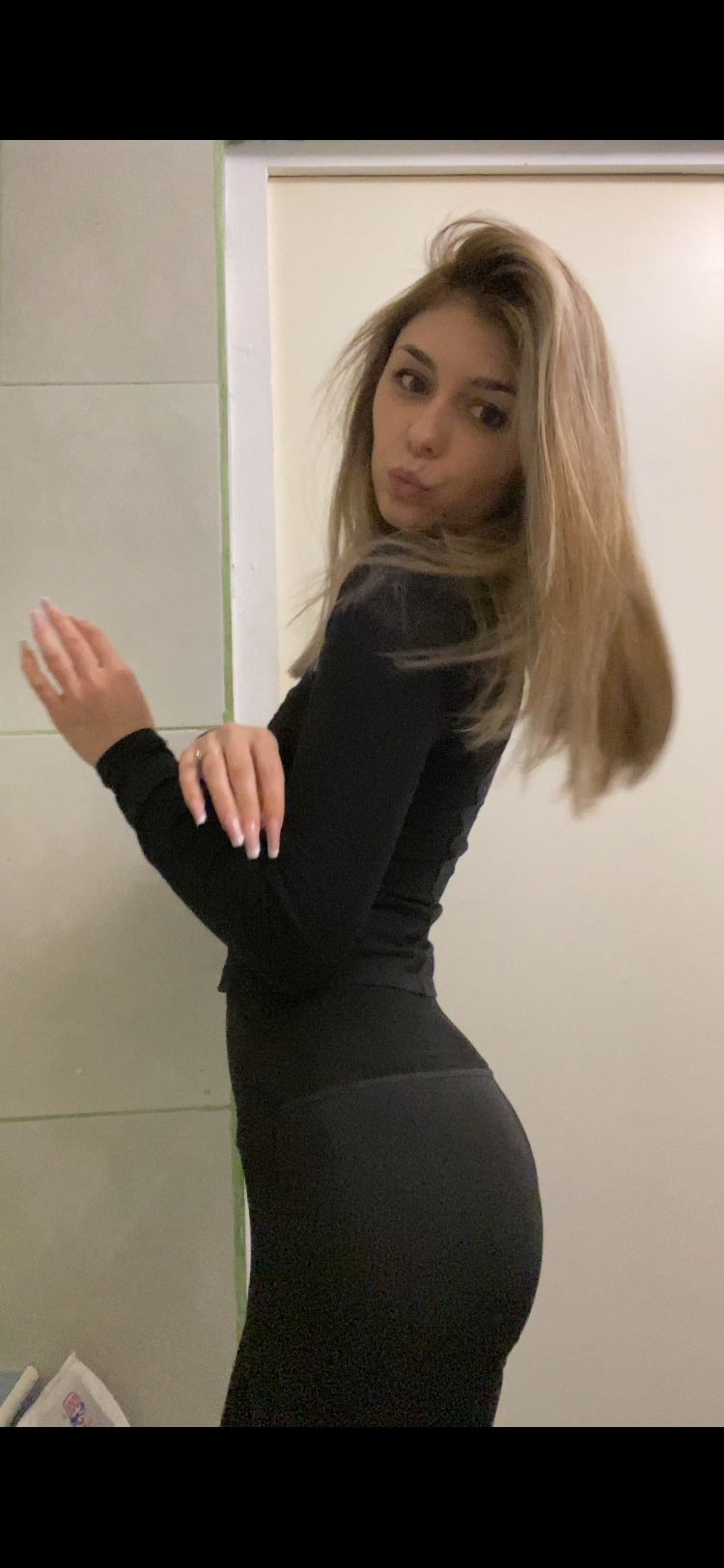 XXX Porn Photo of Nude BlondieDollie 2