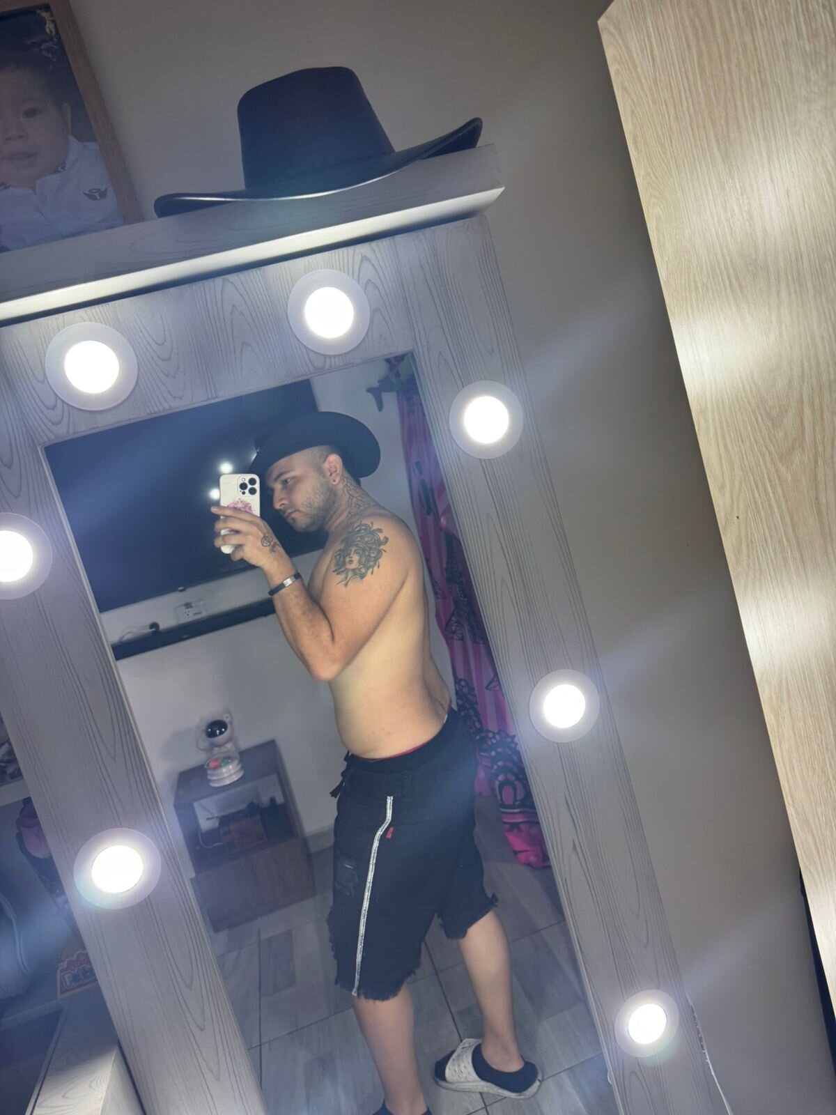 XXX Porn Photo of Nude Zion_Shadow 8