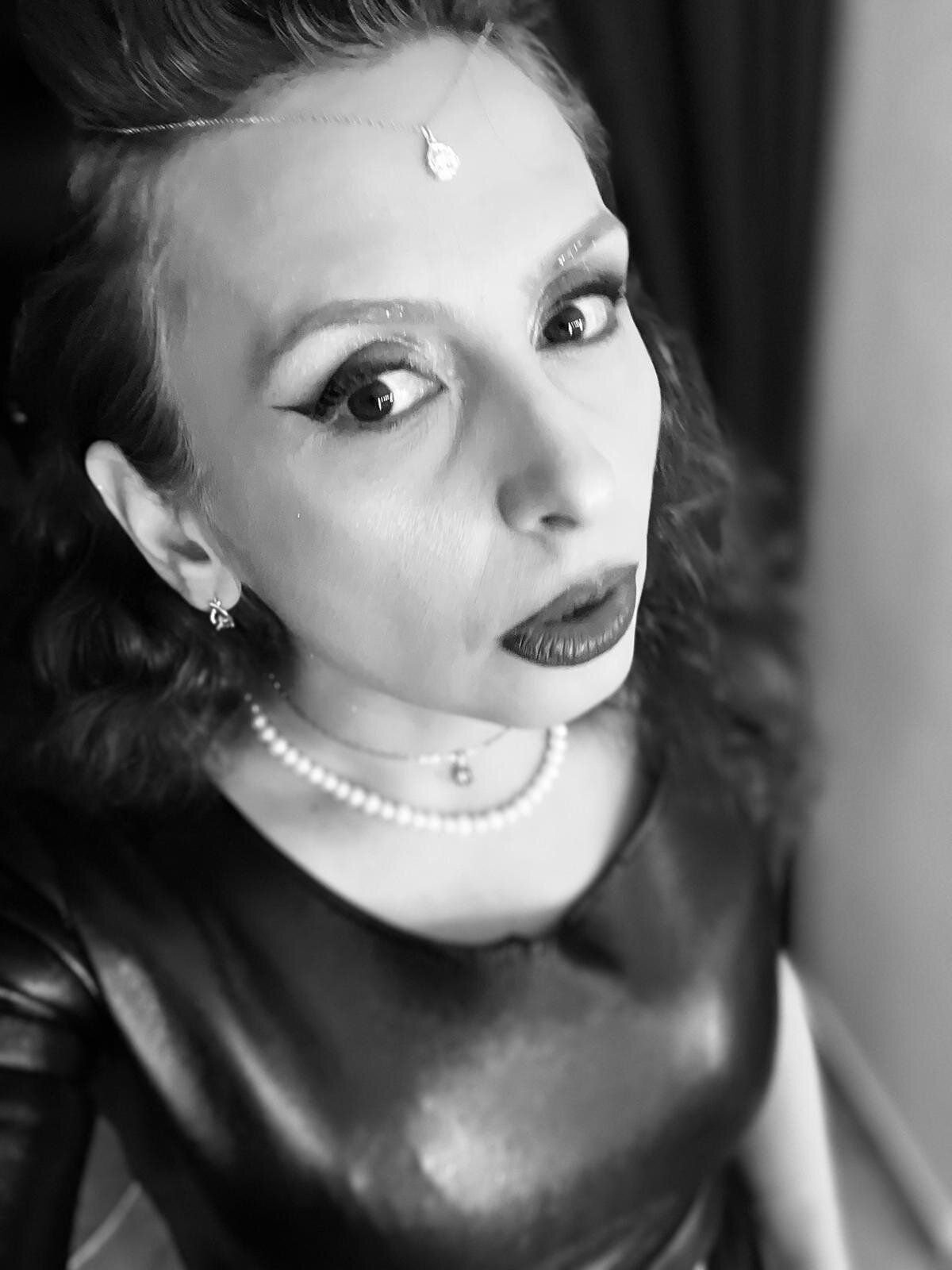 XXX Porn Photo of Nude curly_muffin 1