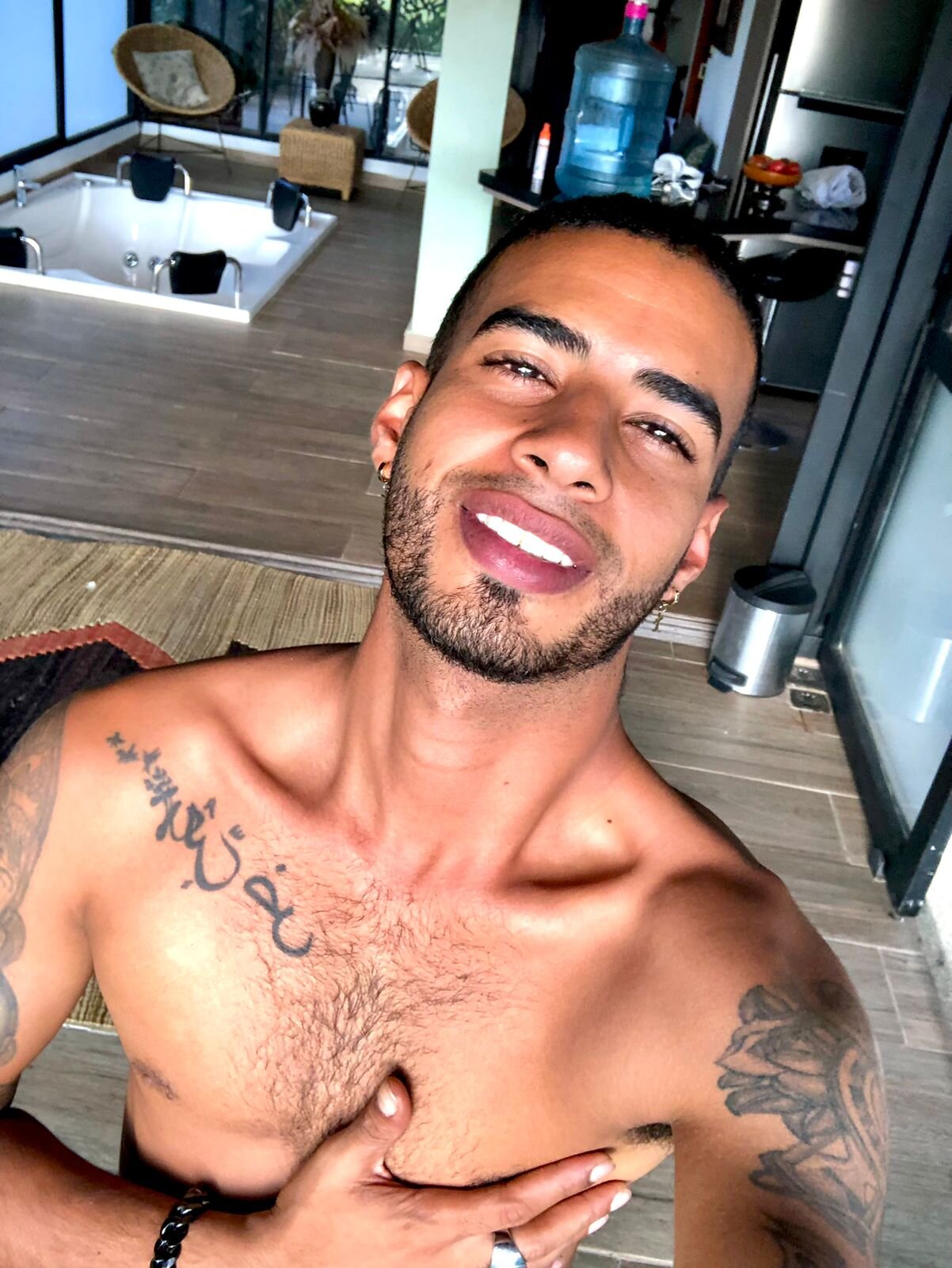XXX Porn Photo of Nude Mike_Dewitt 2