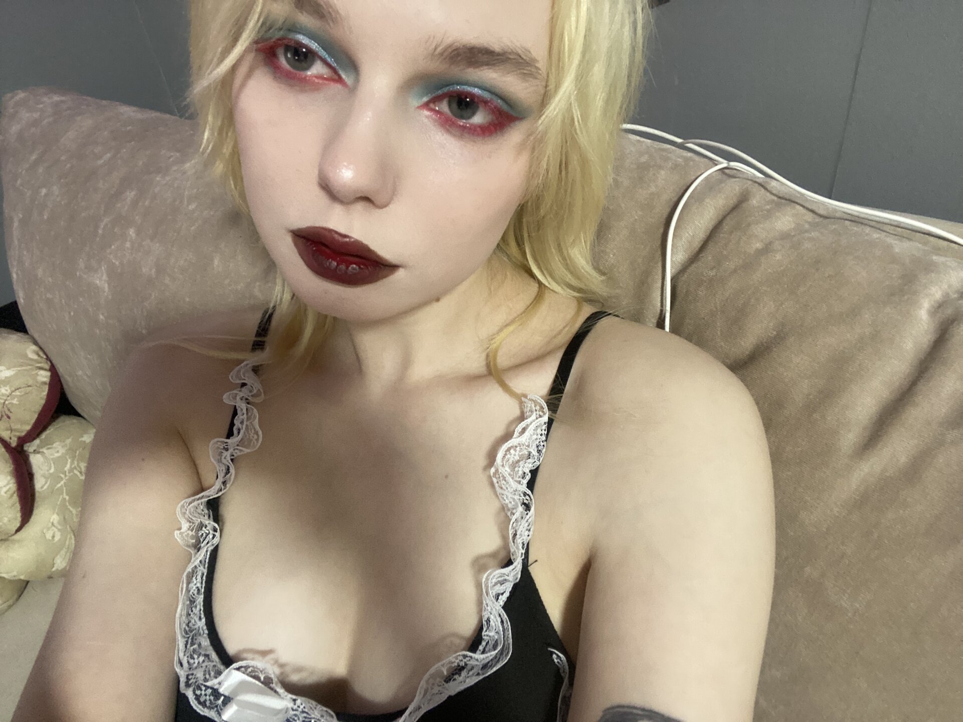 XXX Porn Photo of Nude JesterBunny 3