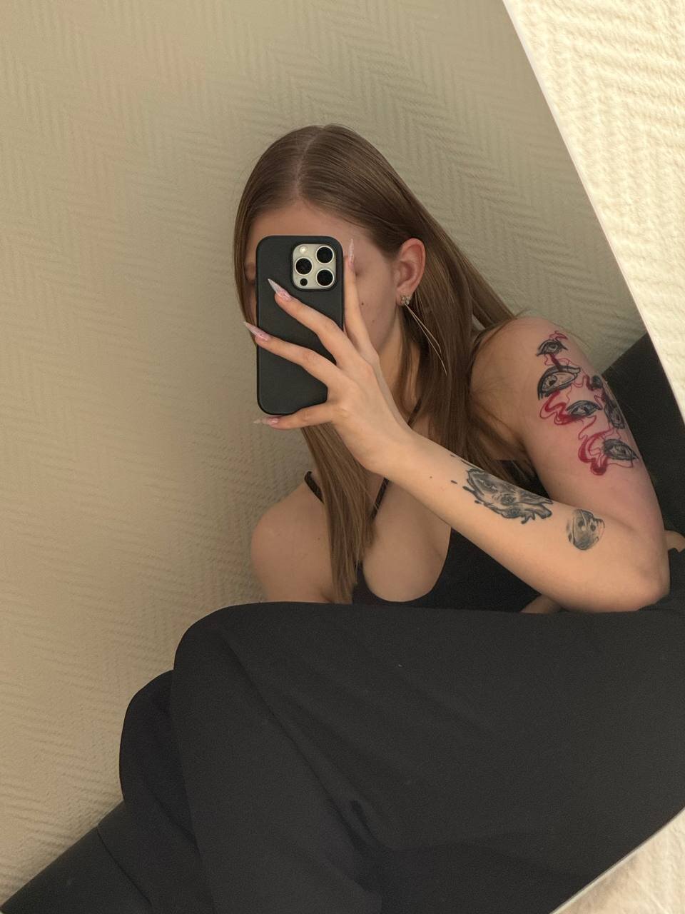XXX Porn Photo of Nude HollyGibson 2