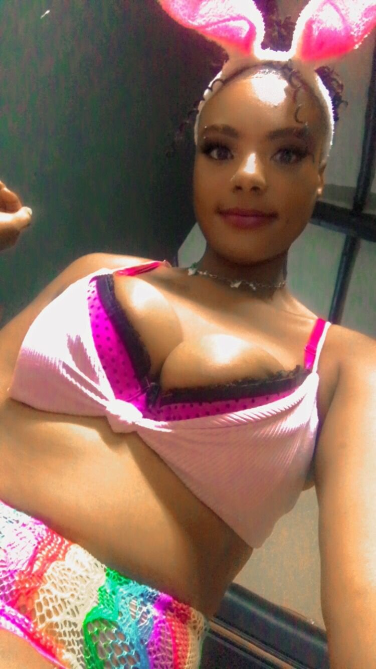 XXX Porn Photo of Nude SAVAGExBOO 15