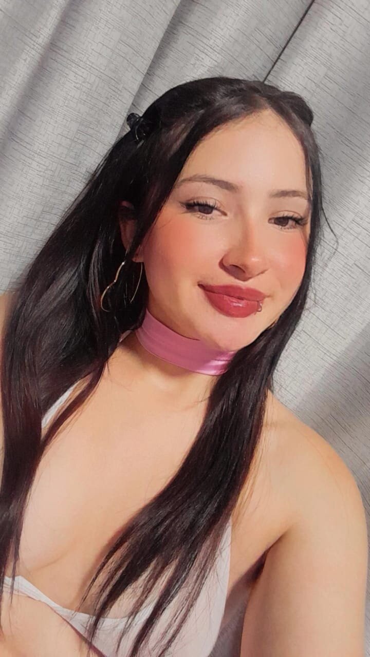 XXX Porn Photo of Nude Roxy_Fox- 1