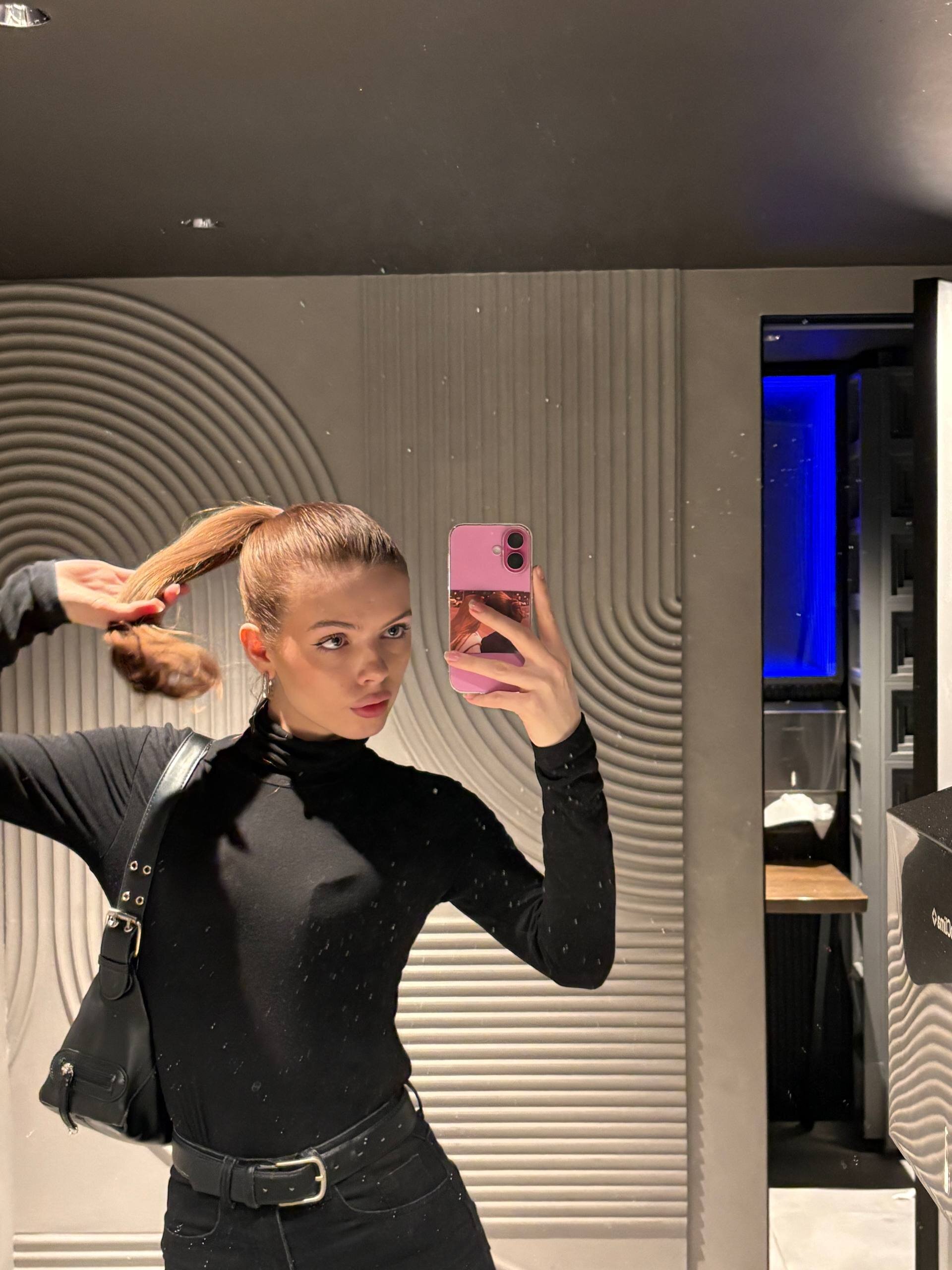 XXX Porn Photo of Nude Ellya_me 3