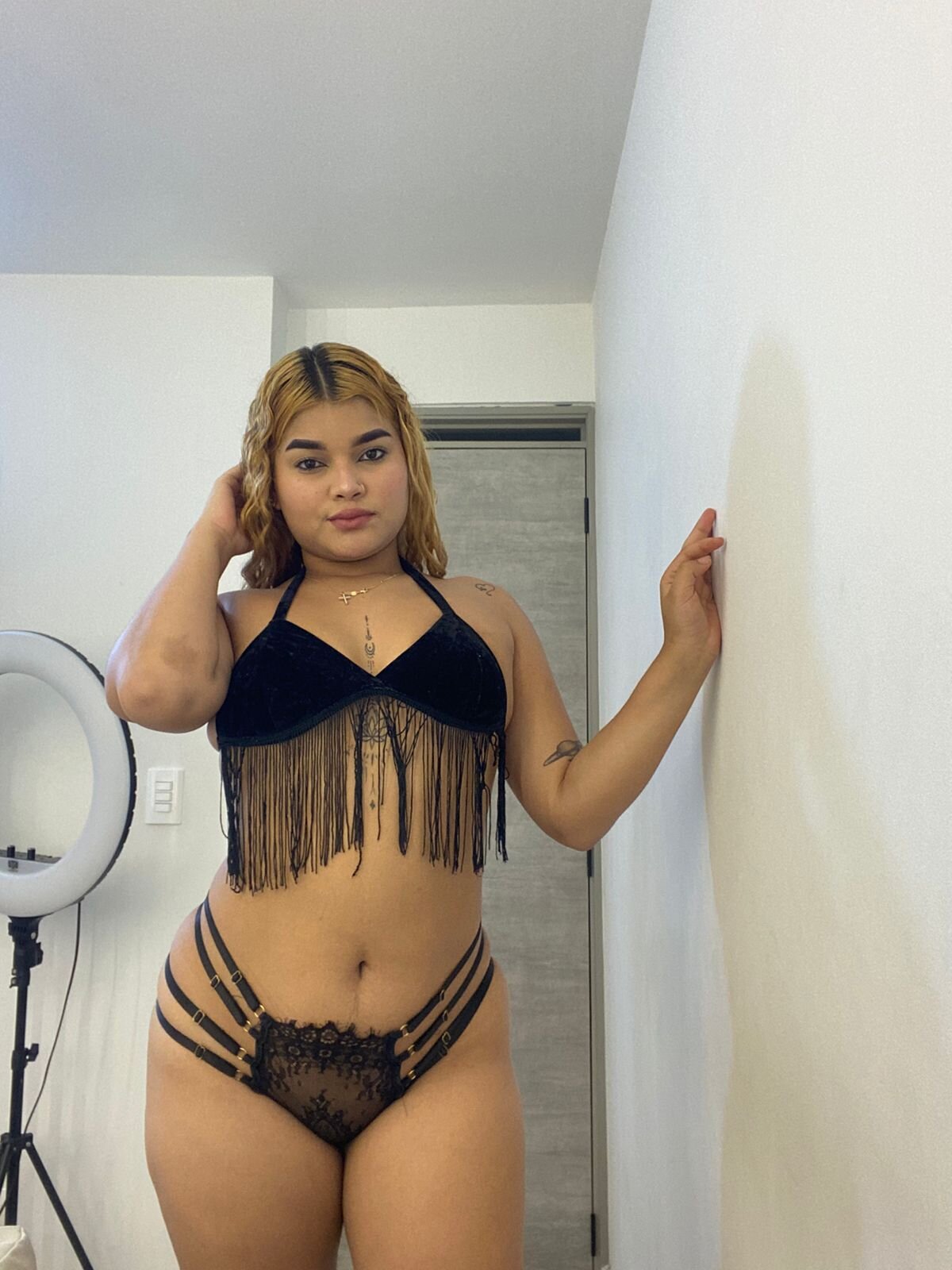 XXX Porn Photo of Nude emi_savach 5