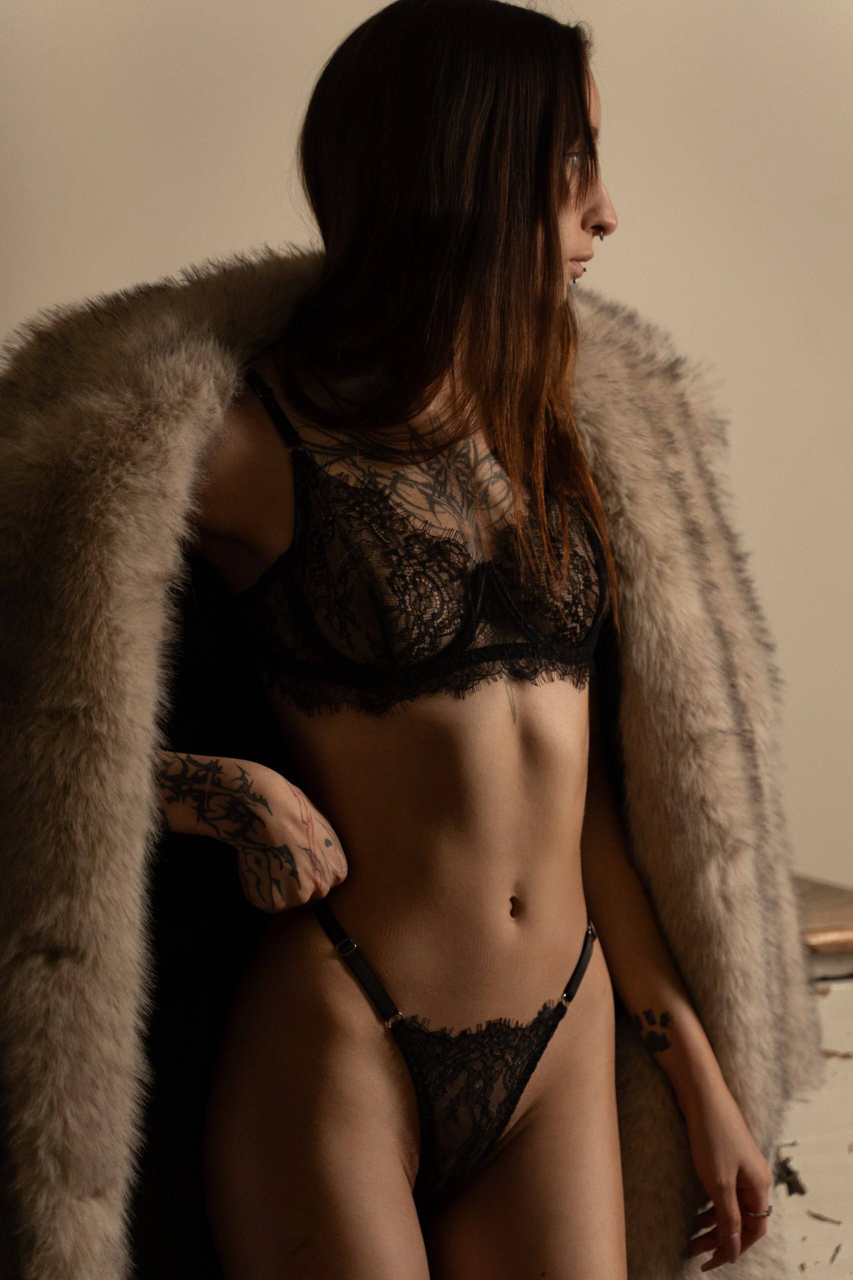 XXX Porn Photo of Nude Hi__Karuuu 3
