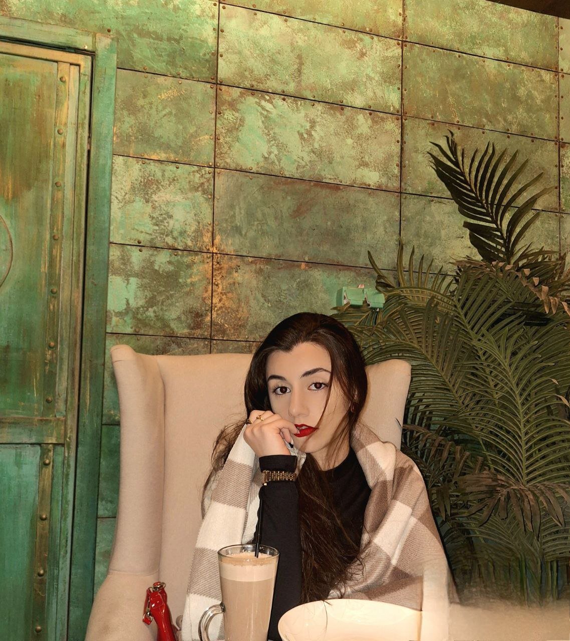 XXX Porn Photo of Nude MelanieMooor 19