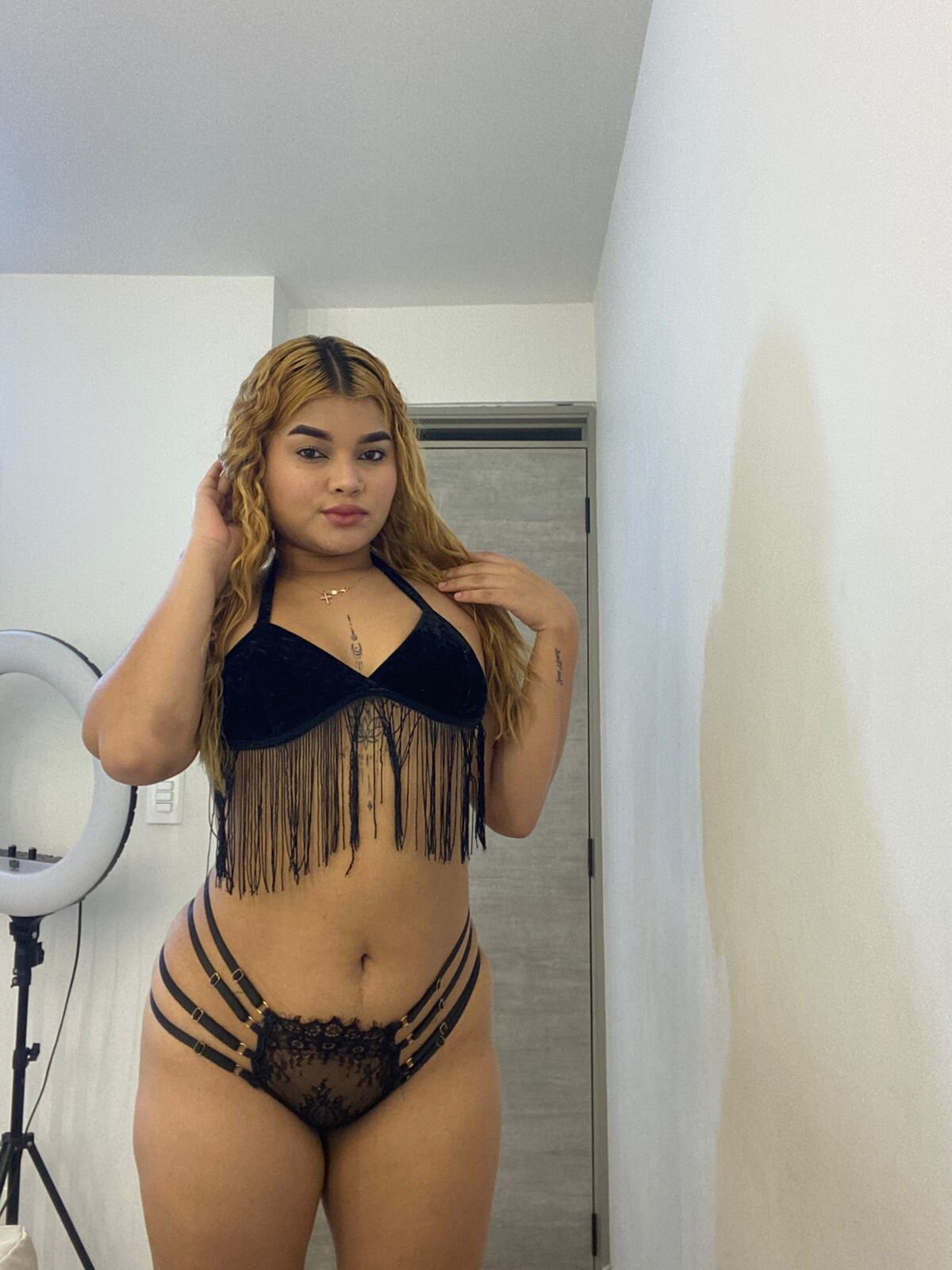 XXX Porn Photo of Nude emi_savach 3