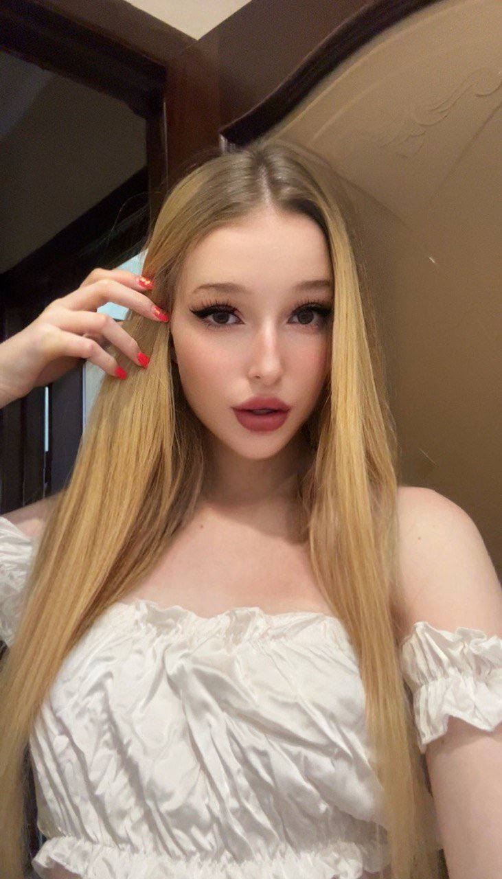 XXX Porn Photo of Nude MollyDollz 4