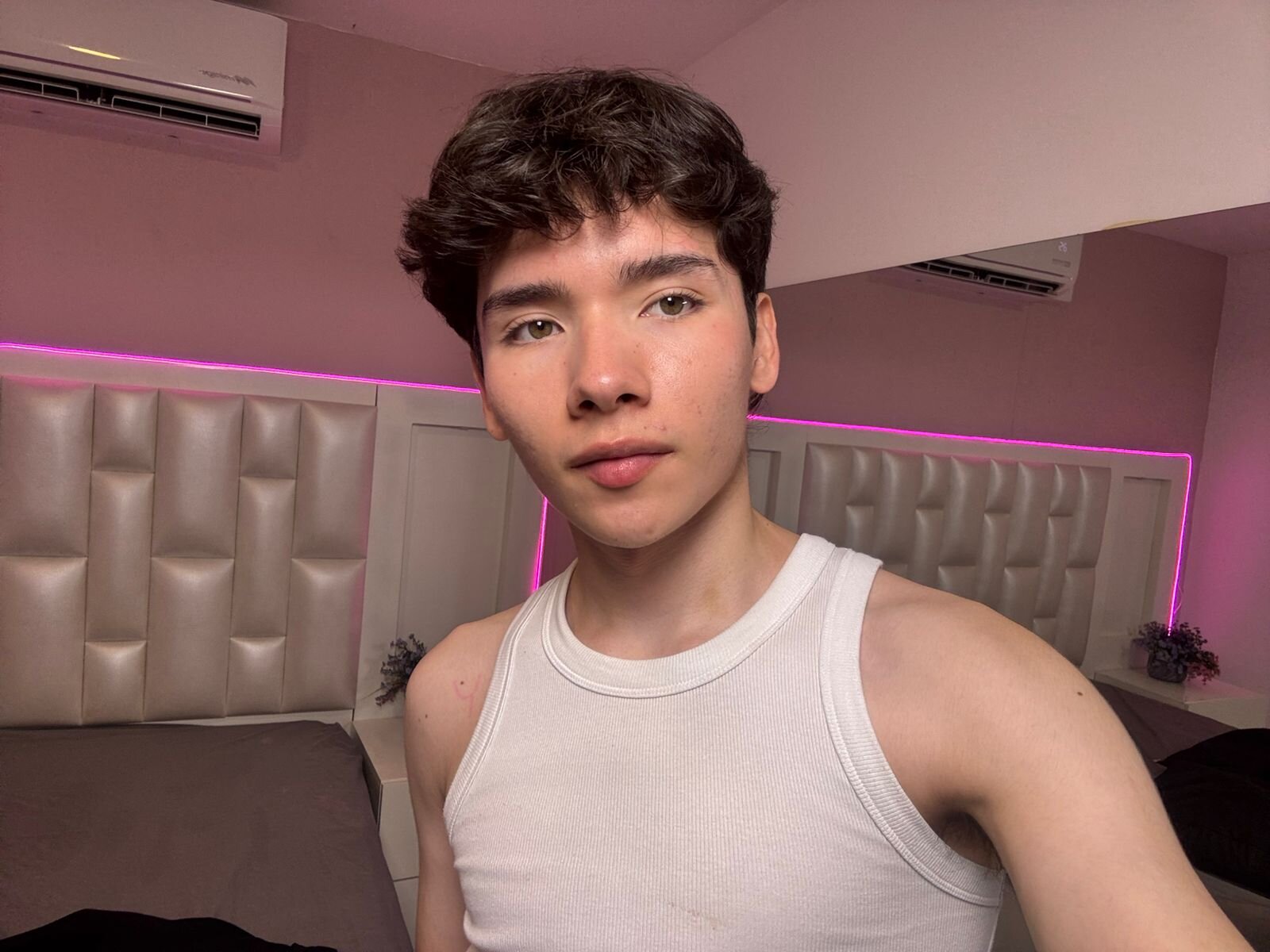 XXX Porn Photo of Nude lucaaray 1