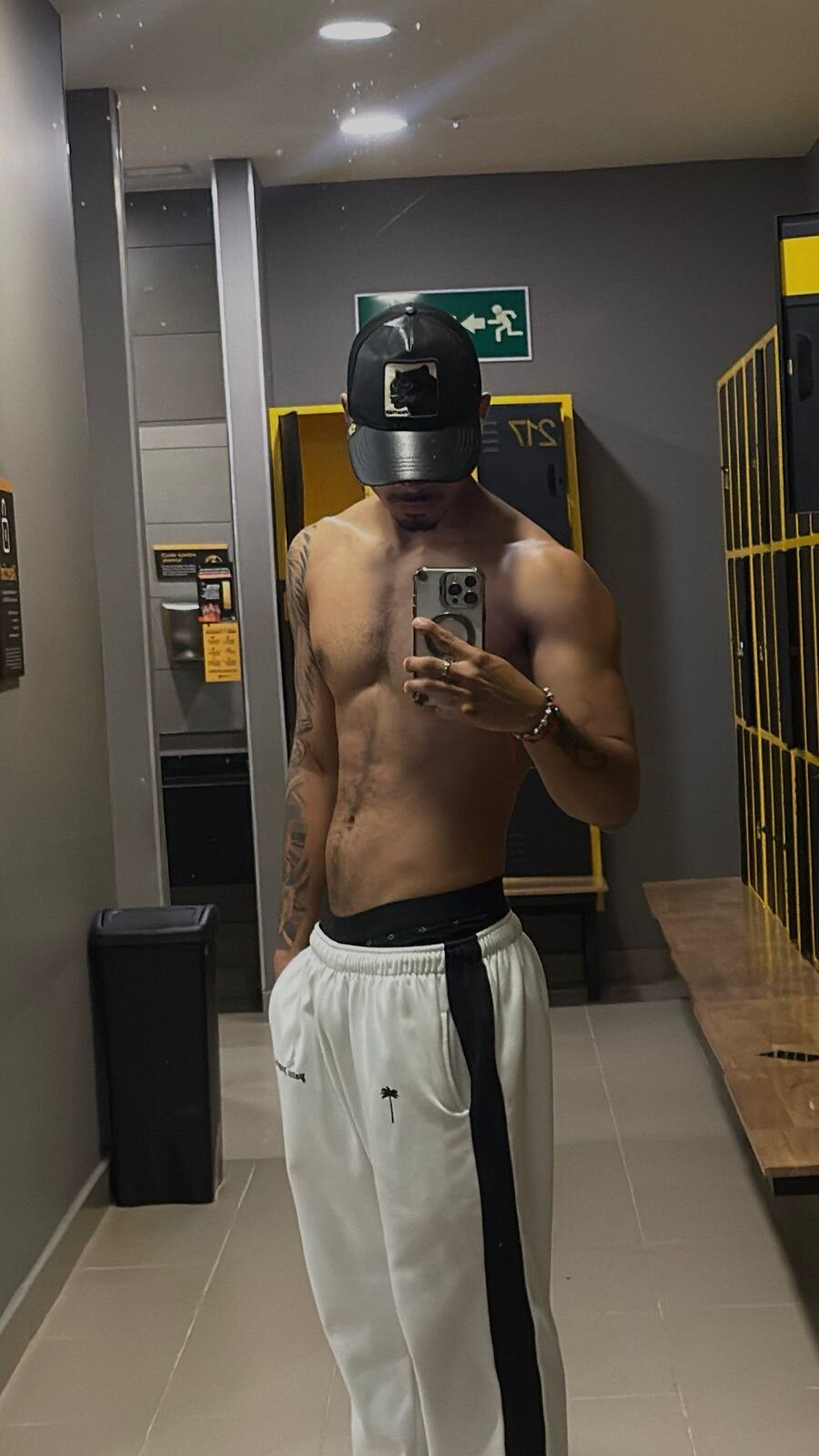 XXX Porn Photo of Nude Dammian_ross 10