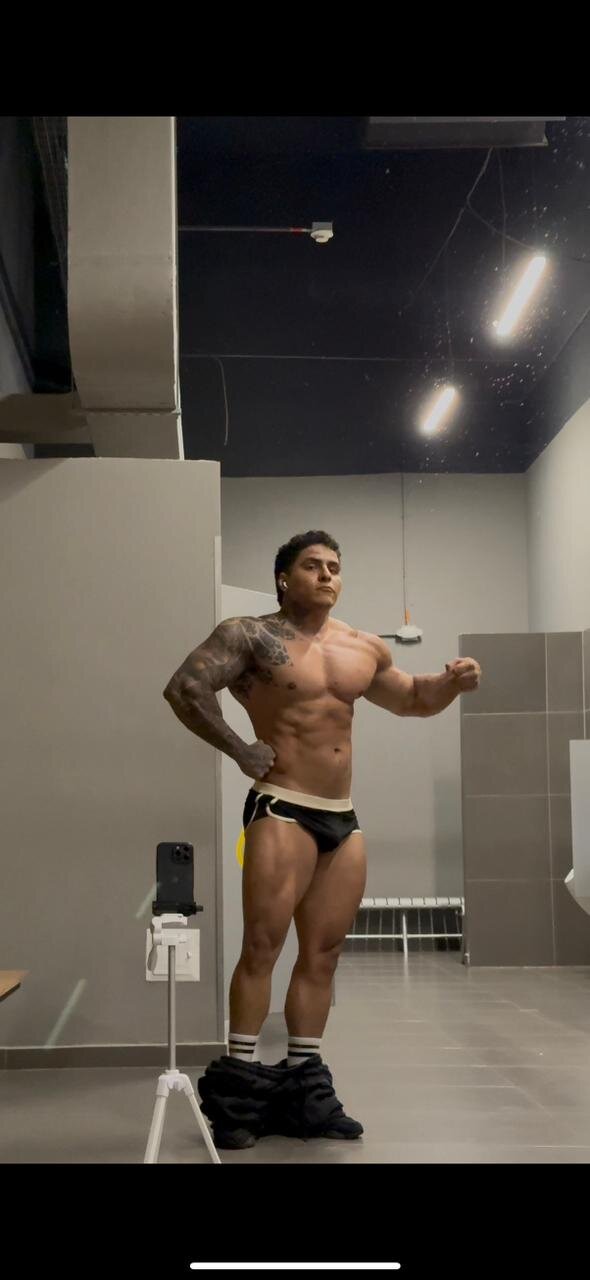 XXX Porn Photo of Nude Maximoscott 10